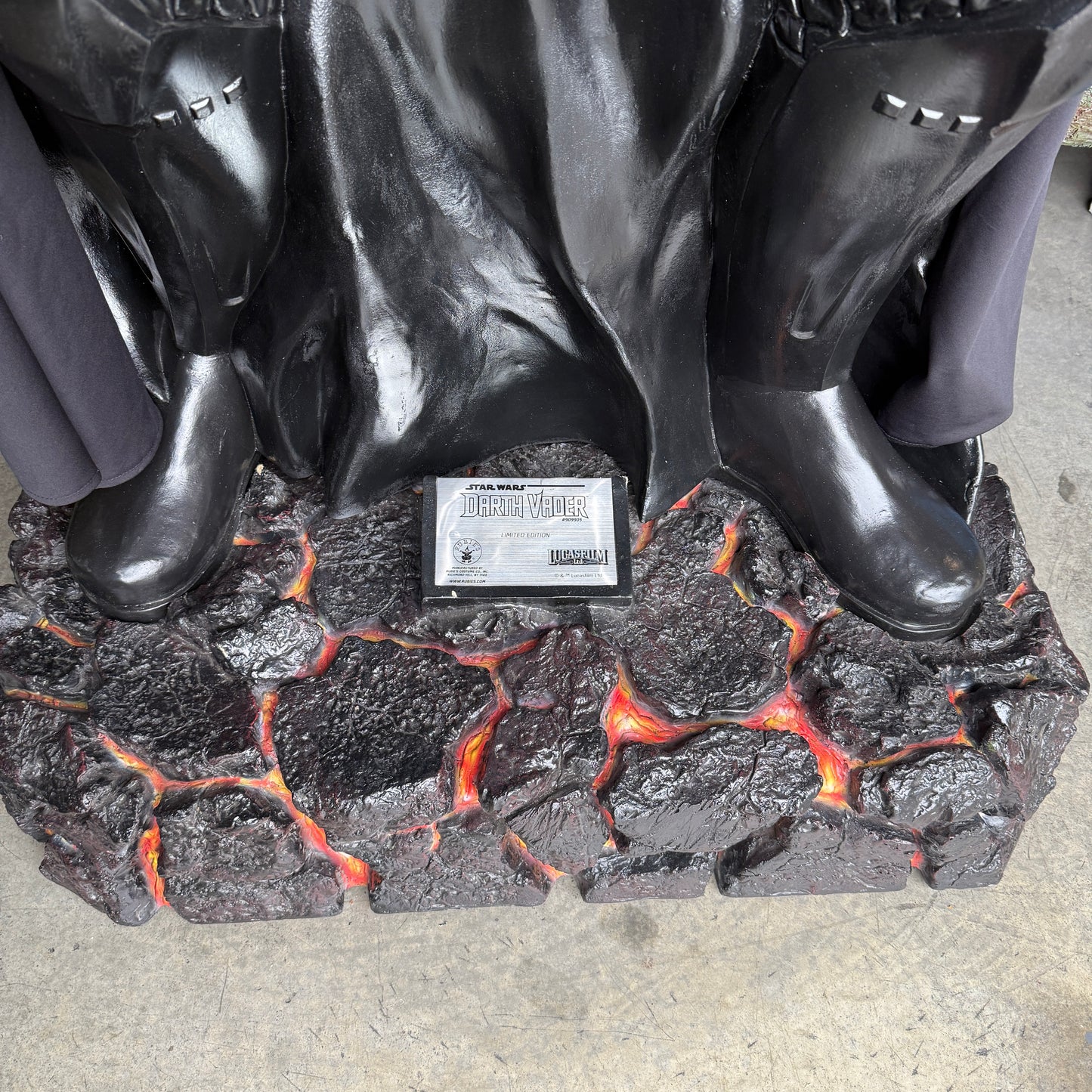 Dark Space Warrior Statue