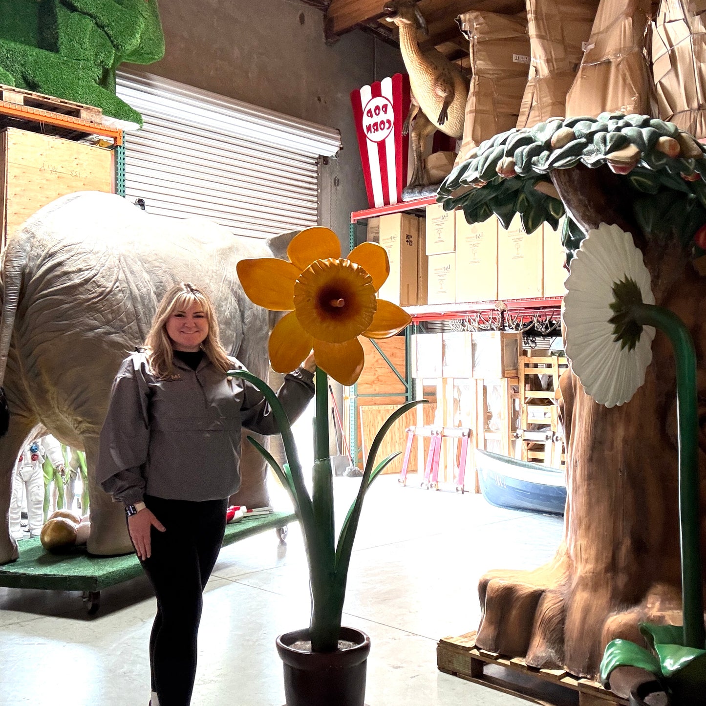 Large Narcis Flower Statue