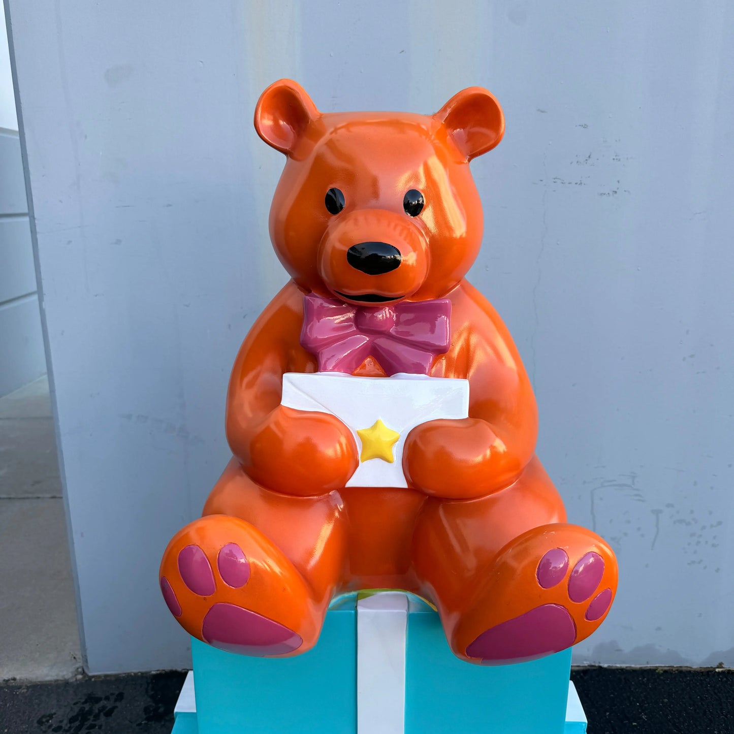 Blue Presents with Bear Statue S0116B-160125-H