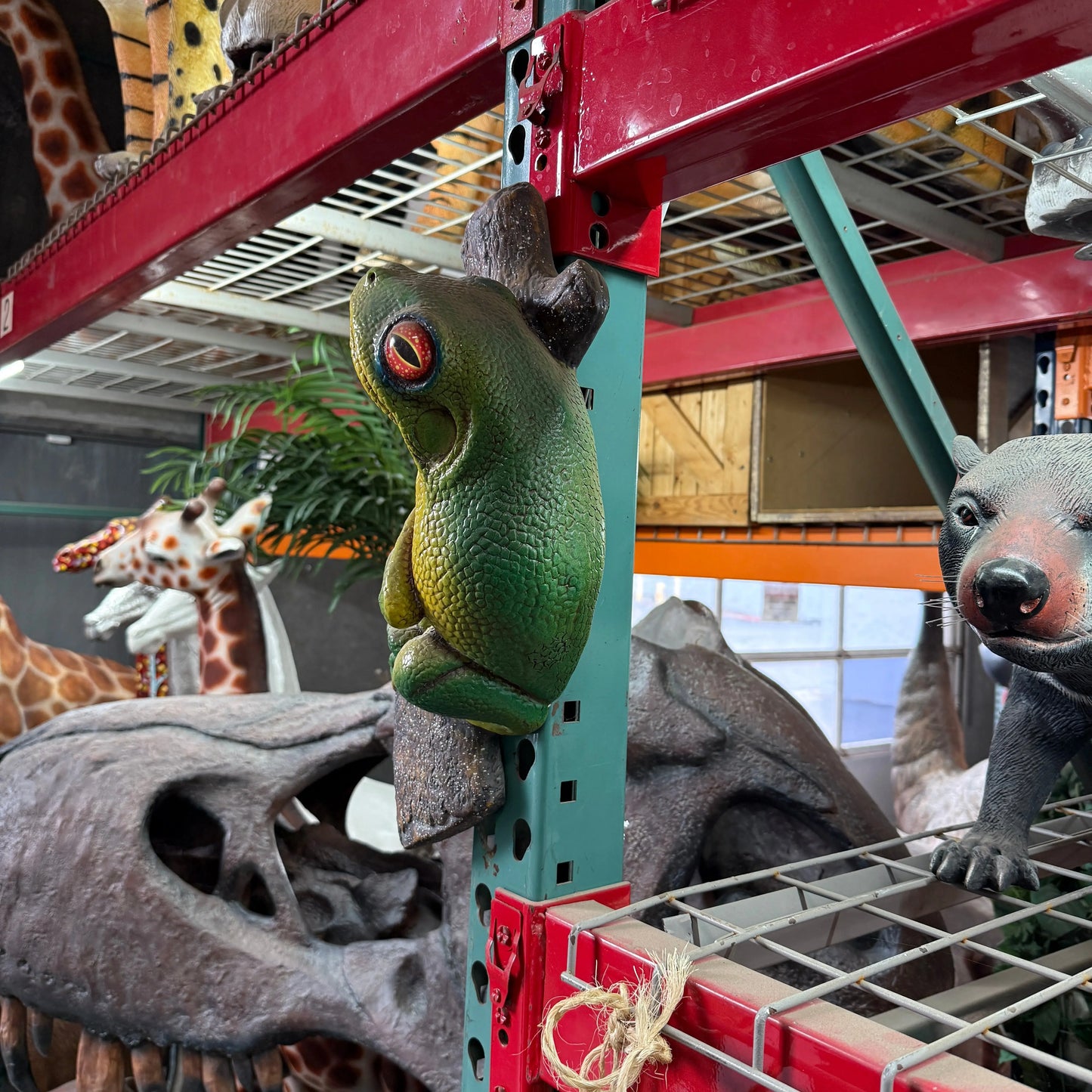 Small Hanging Tree Frog Statue A0776-130002-H