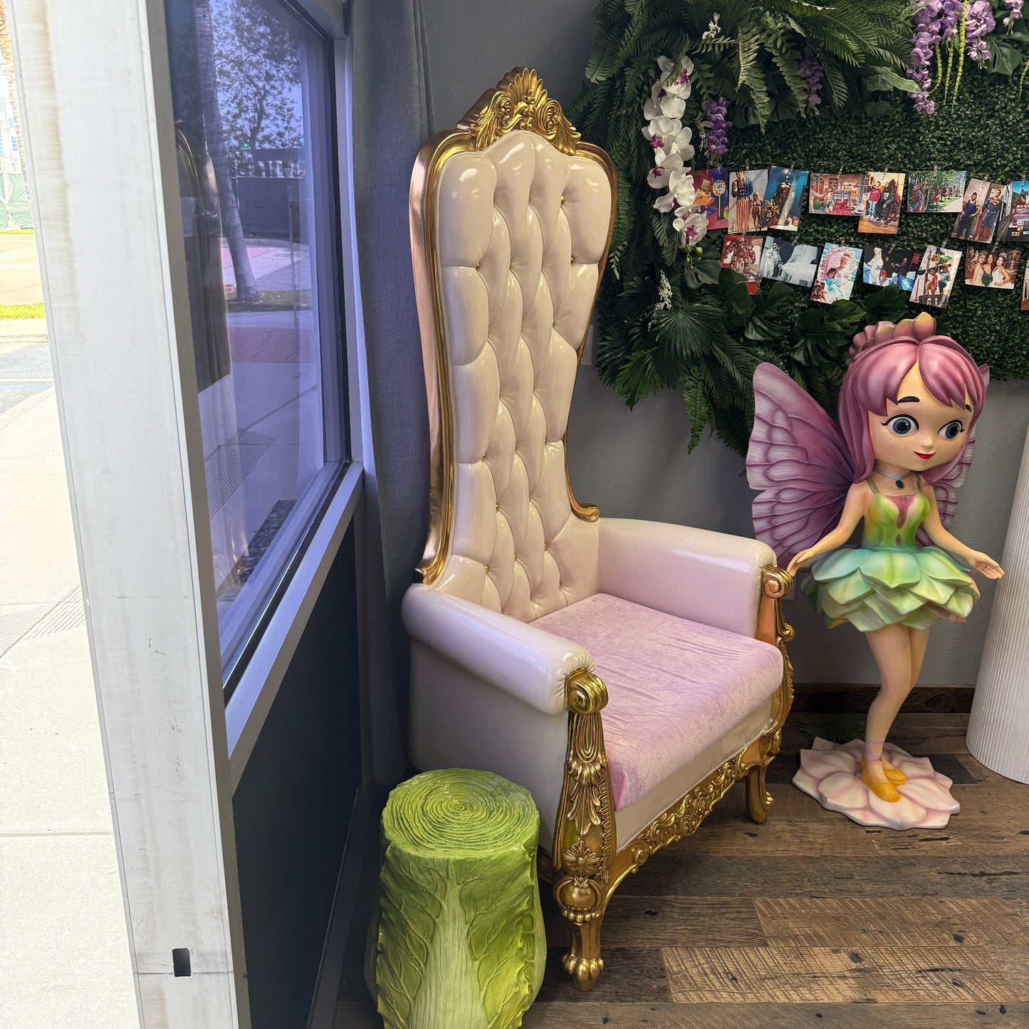 Pink Royal Throne Statue