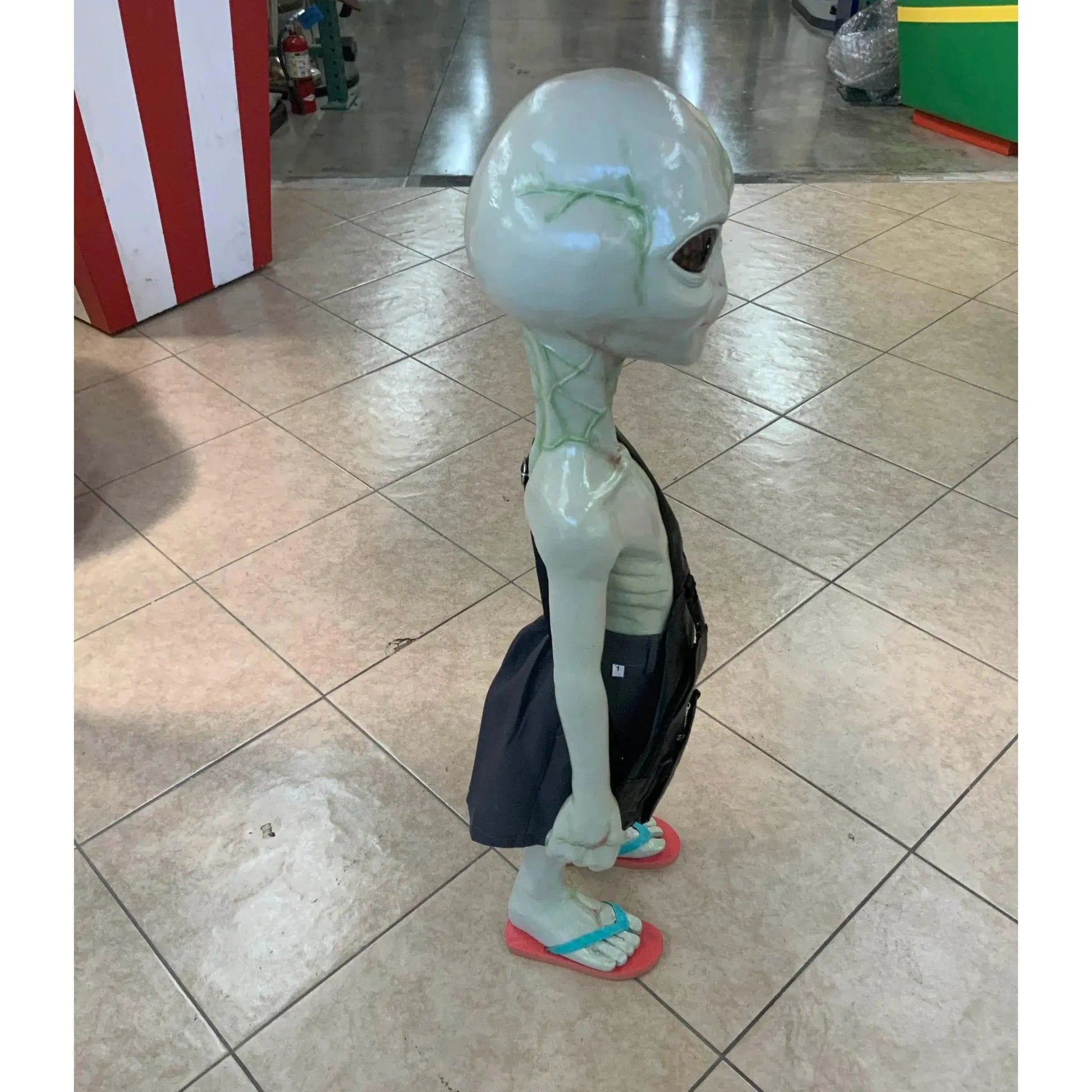 Alien Paul With Satchel Statue LS222-JBTH046C-AR