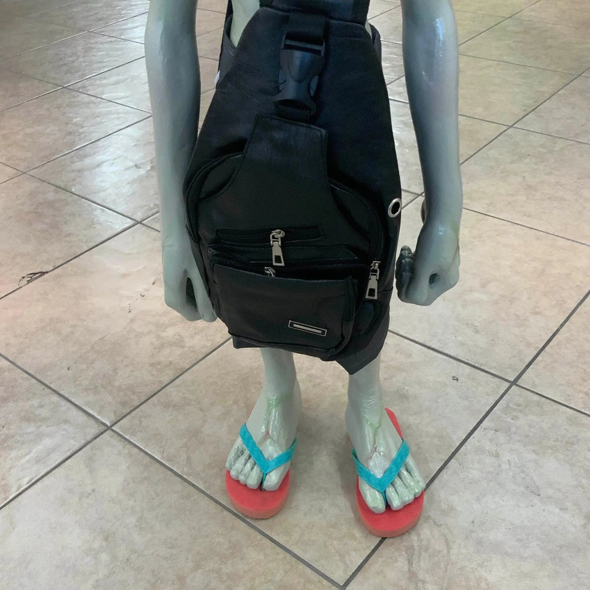 Alien Paul With Satchel Statue LS222-JBTH046C-AR