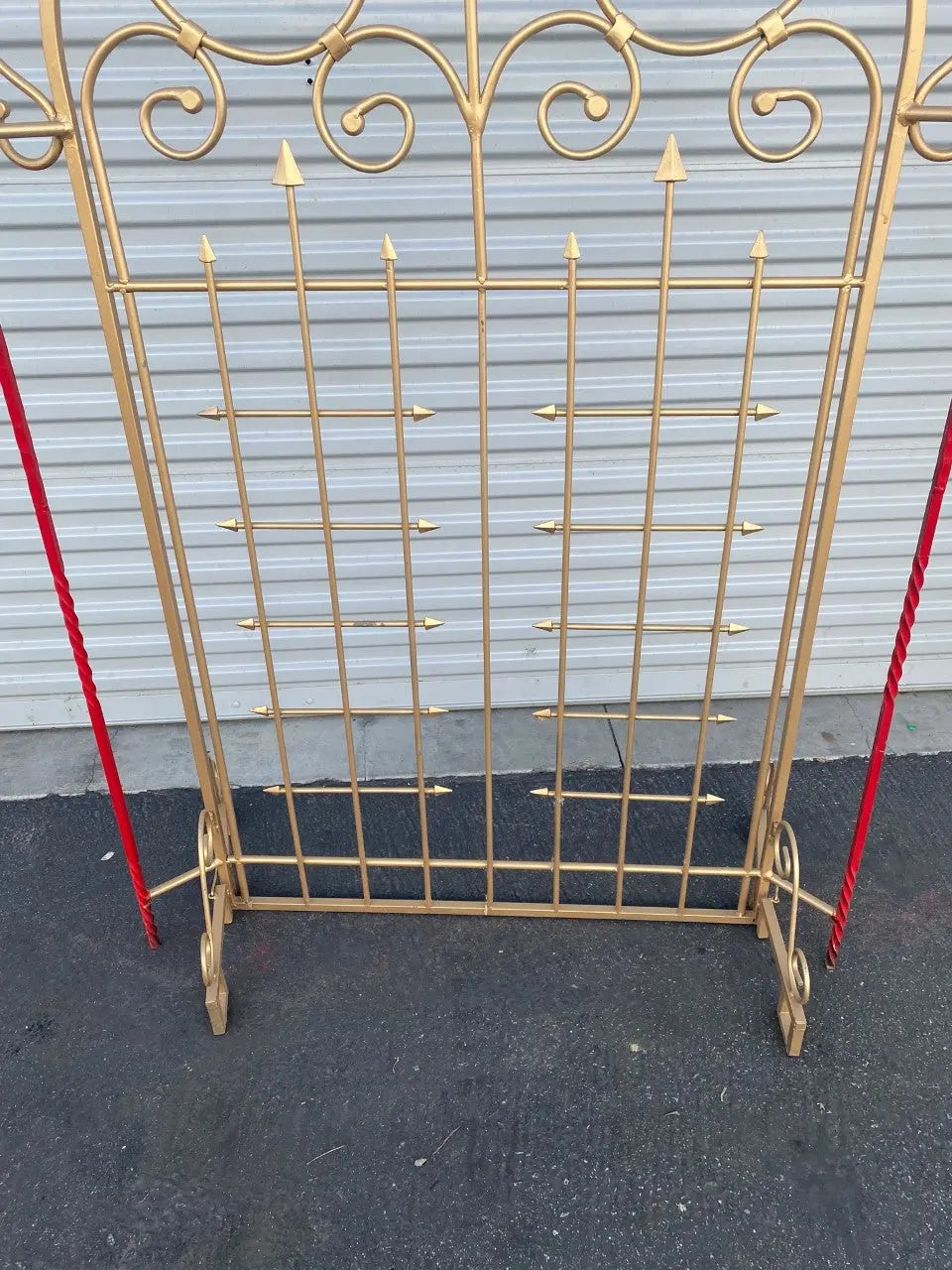 Queen Of Hearts Gate Statue P-QUEENGATE-P