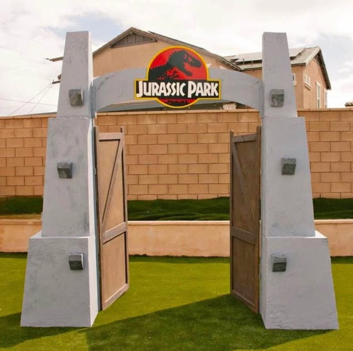 Safari Dino Gate Archway