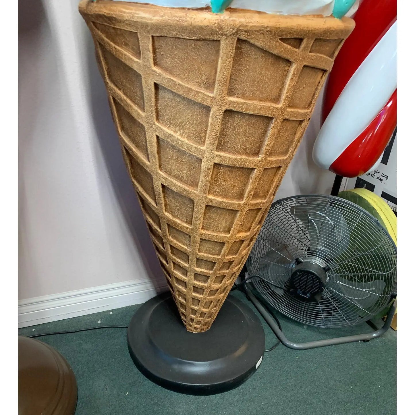 Mint Green Ice Cream Statue R0371MG-R349-PT