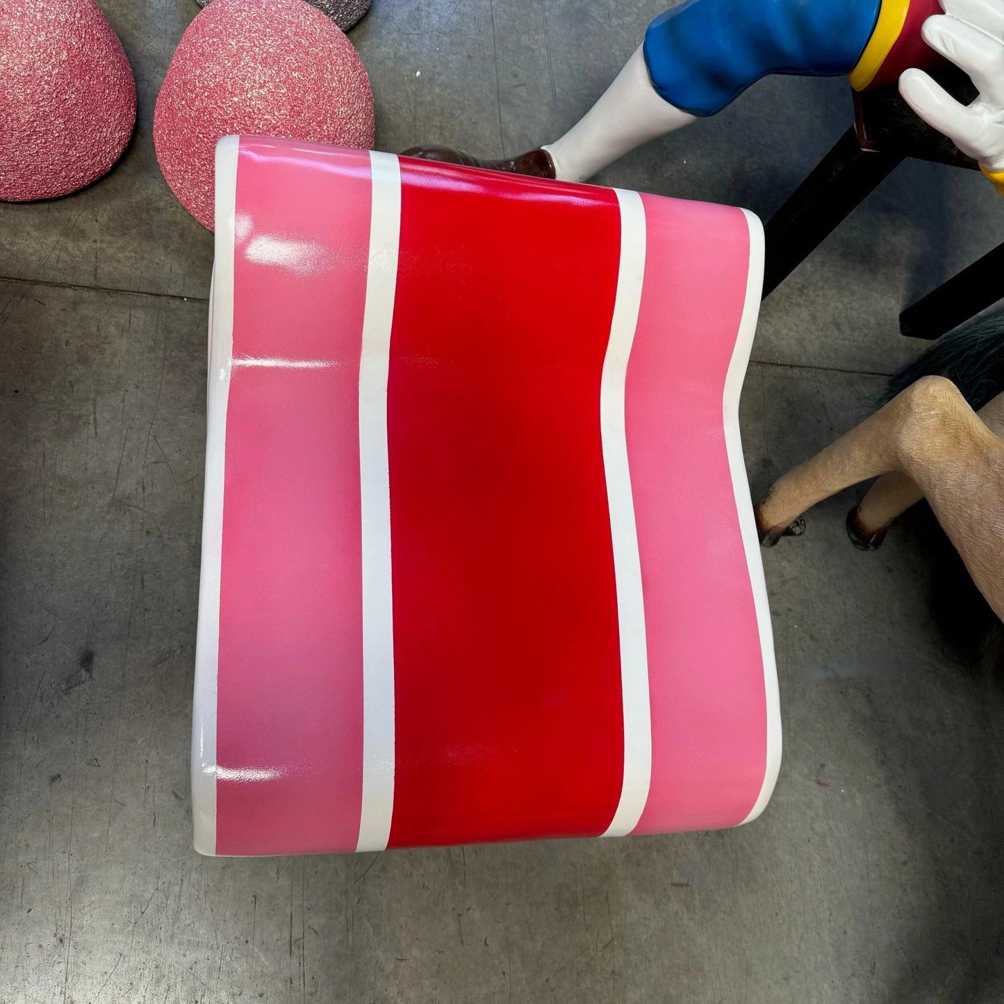 Ribbon Candy Statue R0302RB-S062-PT