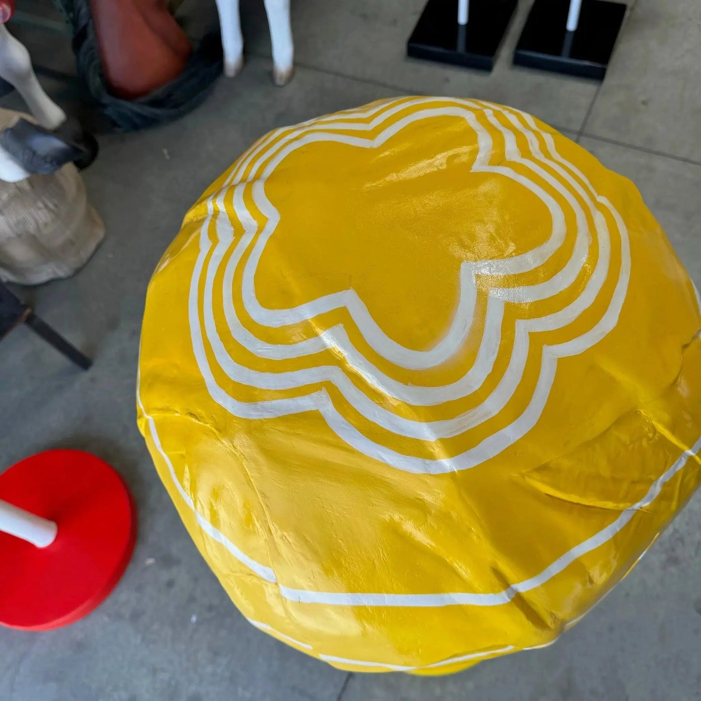 Large Yellow Lollipop Statue R0356Y-S070-PT