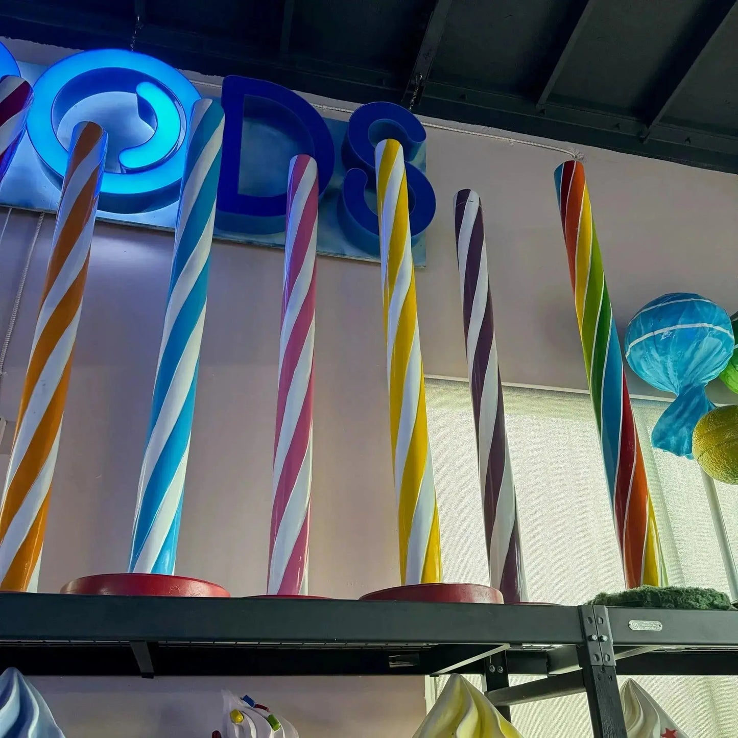 Purple Candy Stick Statue R0318PR-S071-PT