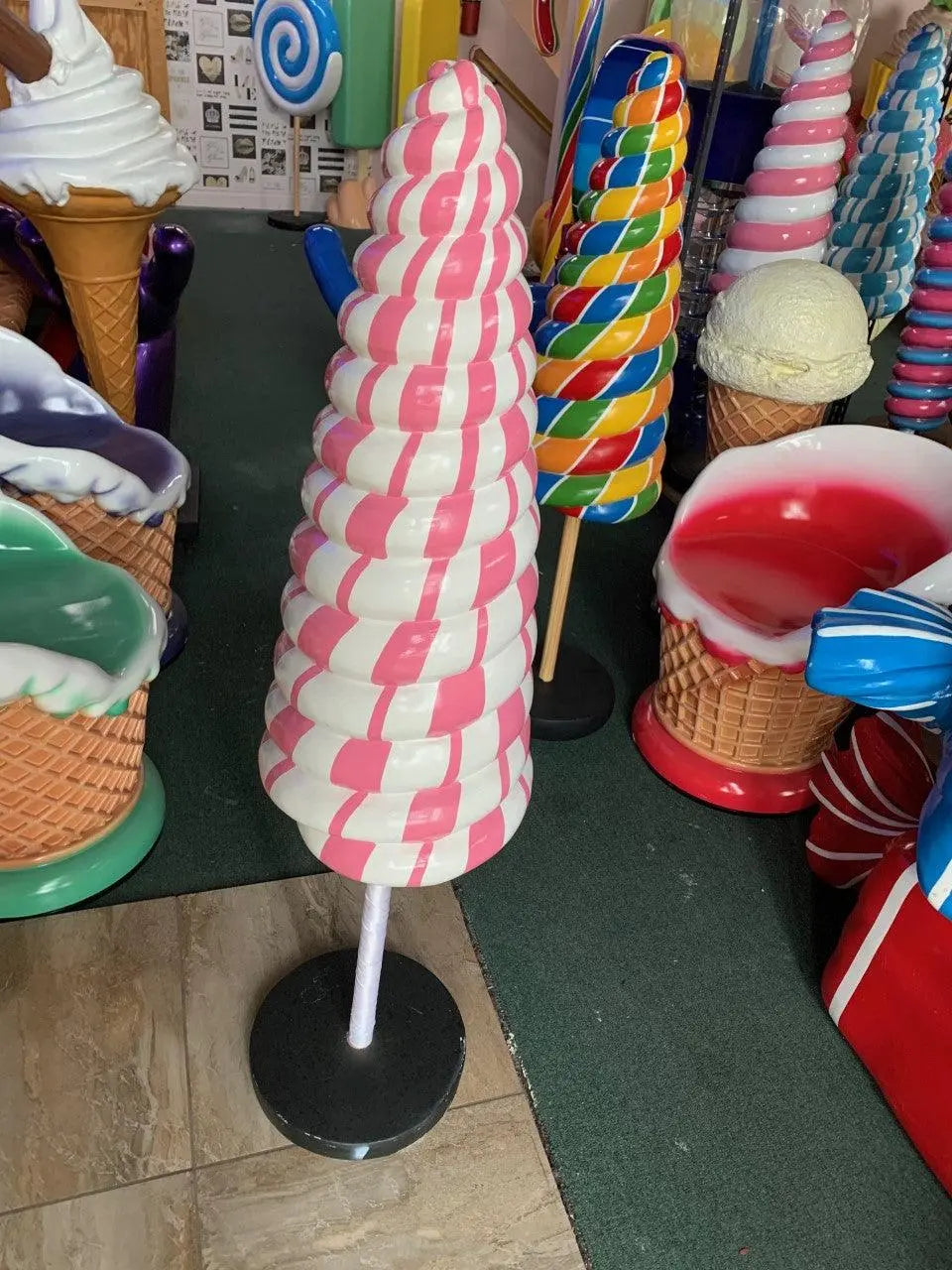 Small Striped Pink Cone Lollipop Statue R0289PK-S105-PT