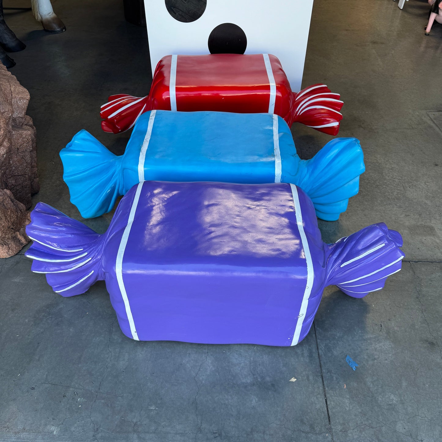 Purple Chocolate Candy Statue R0292PR-S114-PT