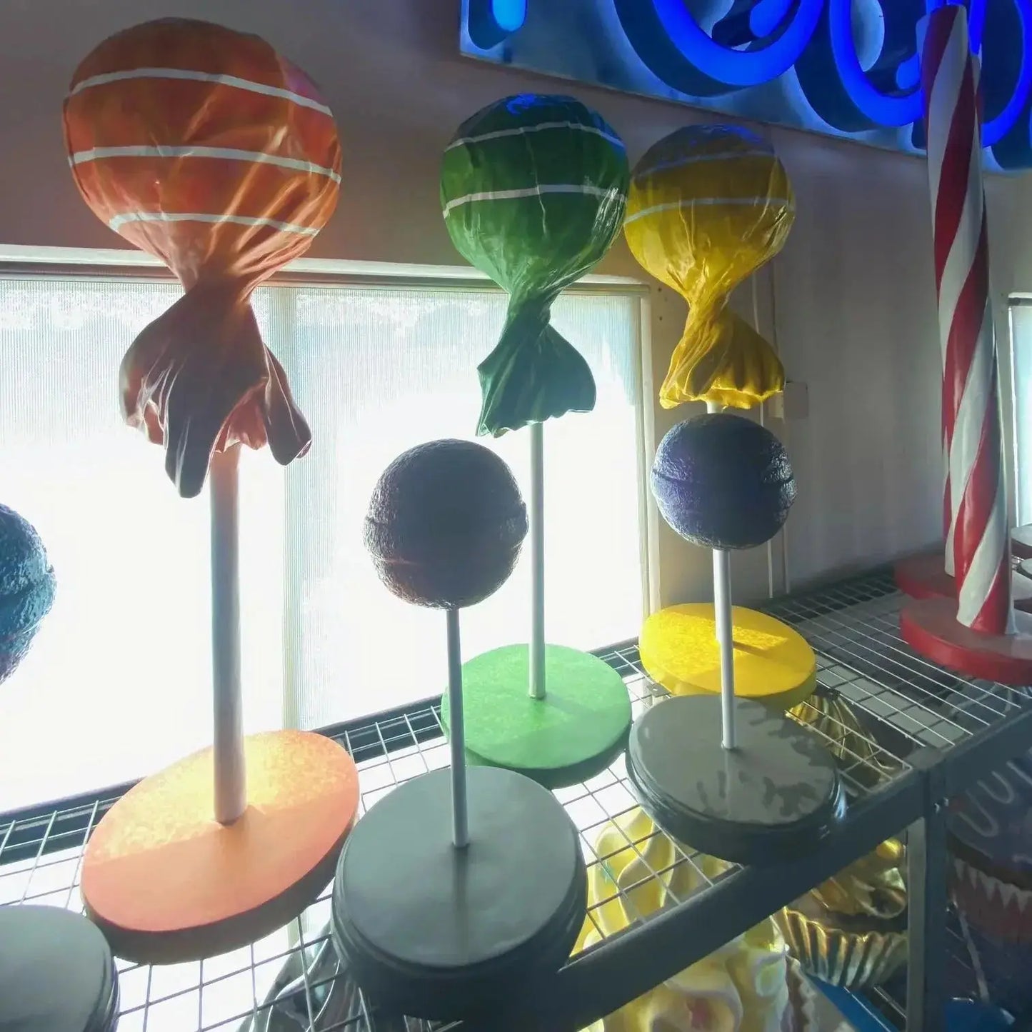 Medium Green Lollipop Statue R0293-S116-PT