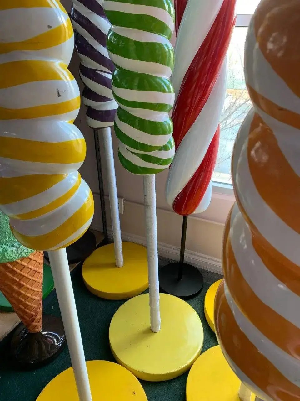 Large Purple Twist Pop Statue R0320PR-S123-PT