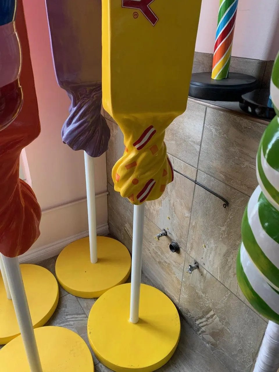 Yellow Sugar Daddy Statue R0321Y-S124-PT