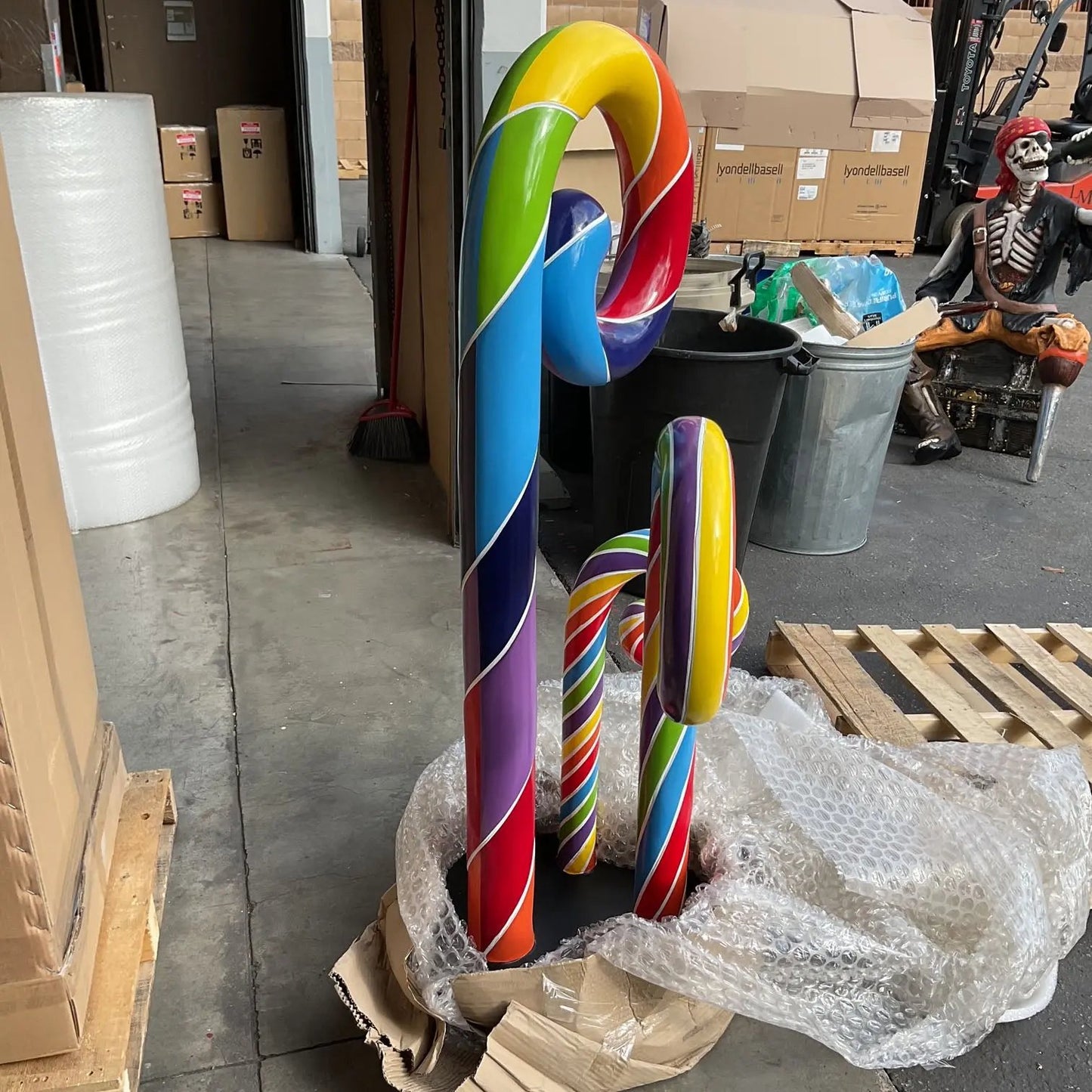 Rainbow Candy Cane Trio Statue S0288RB-S162-PT