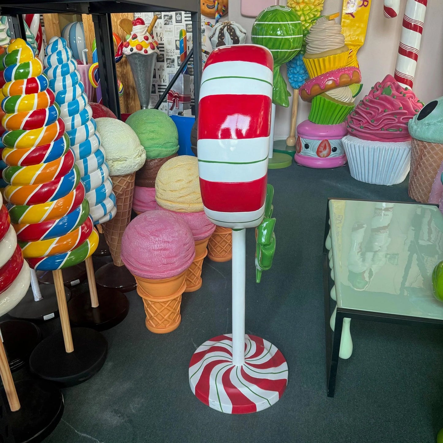 Small Swirl Lollipop With Bow Statue