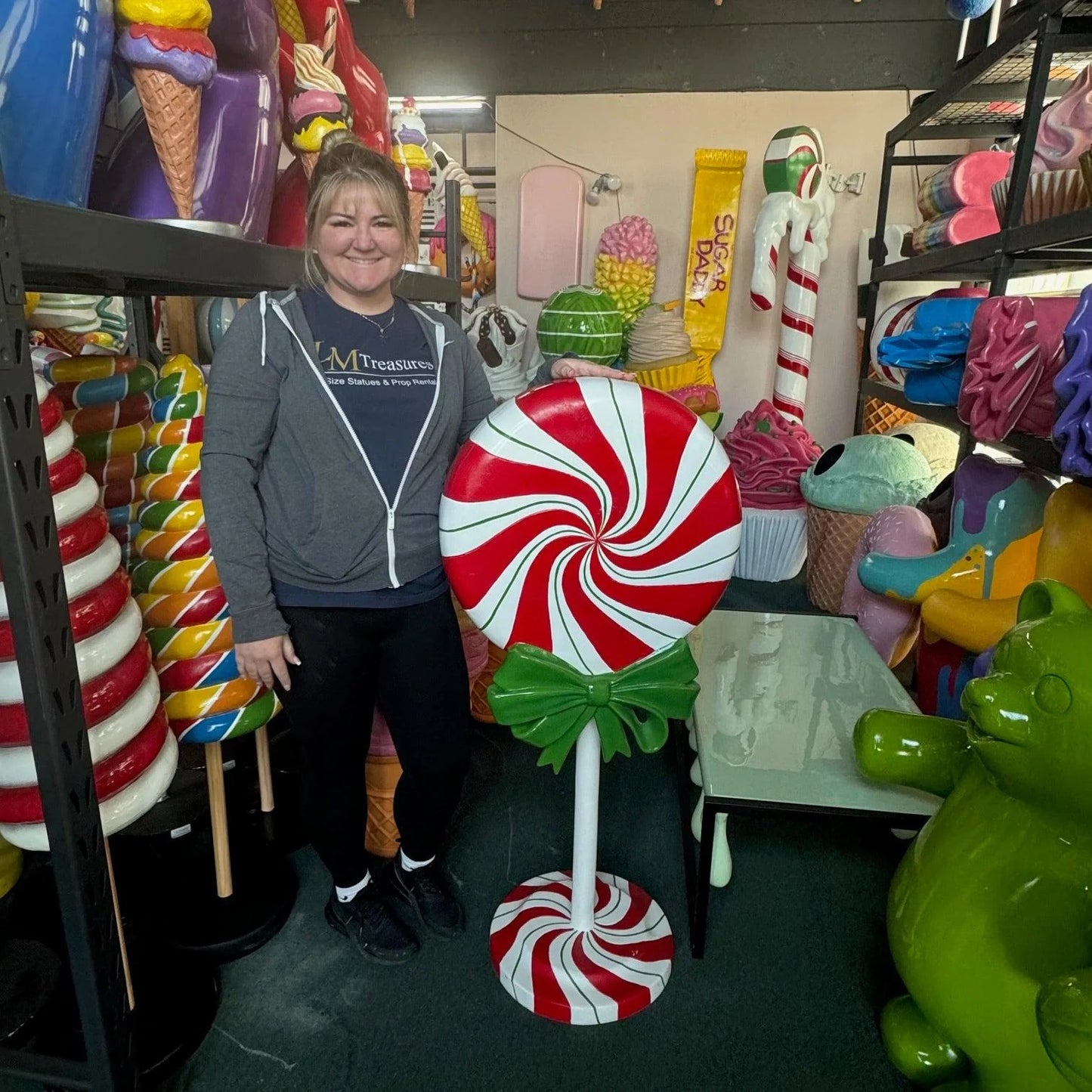 Small Swirl Lollipop With Bow Statue