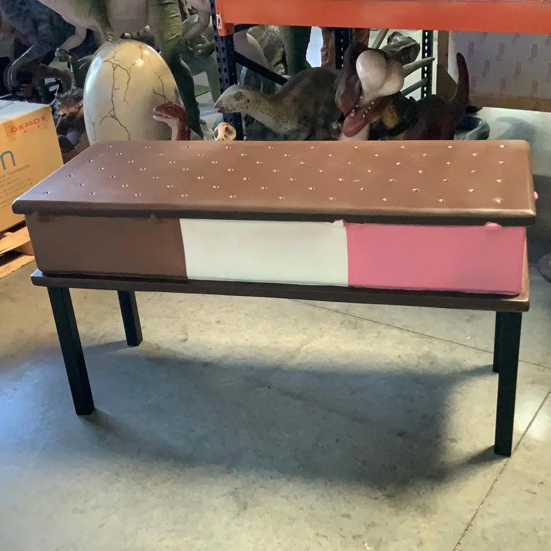 Ice Cream Sandwhich Table Statue R0373-S277-PT