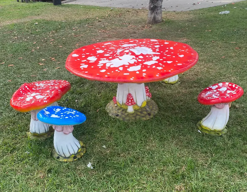 Red Slanted Mushroom Stool Statue R0276-160014-H