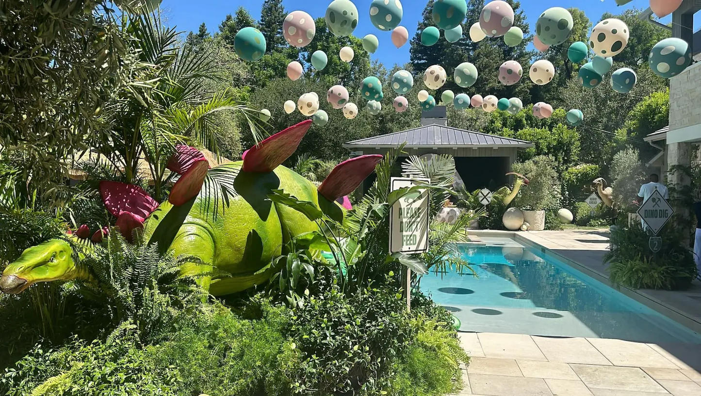 Stegosaurus Dinosaur Life Size Statue A0466-100045-H