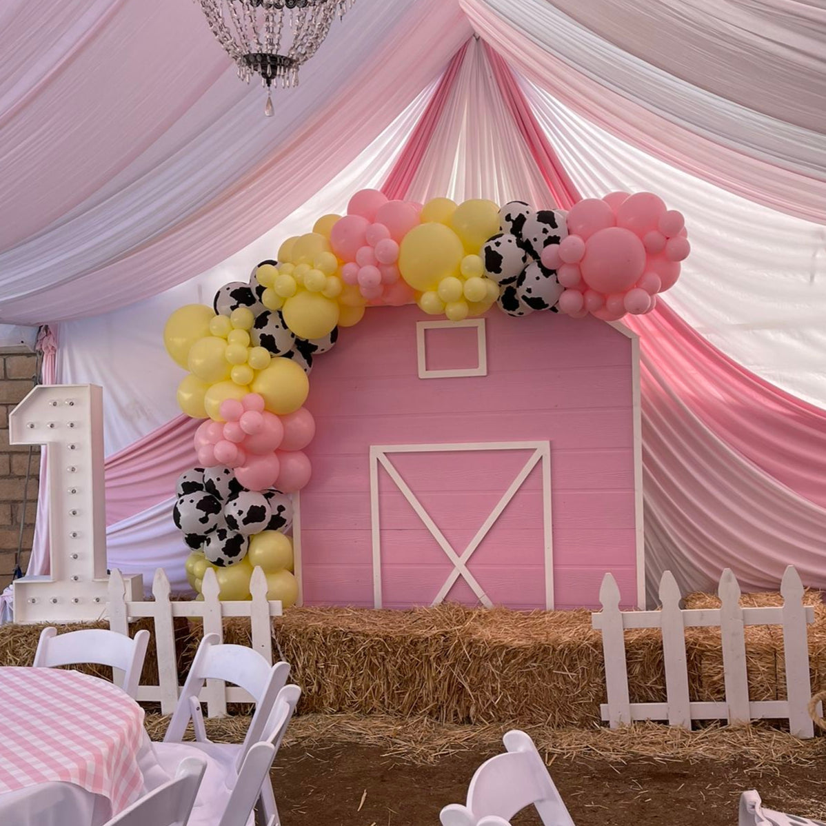 2 White Picket Fence Prop