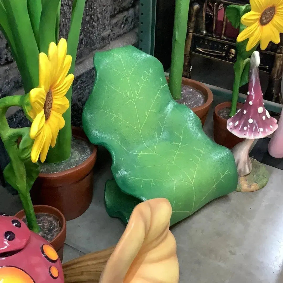 Leaf Chair Statue F0194-150051-H