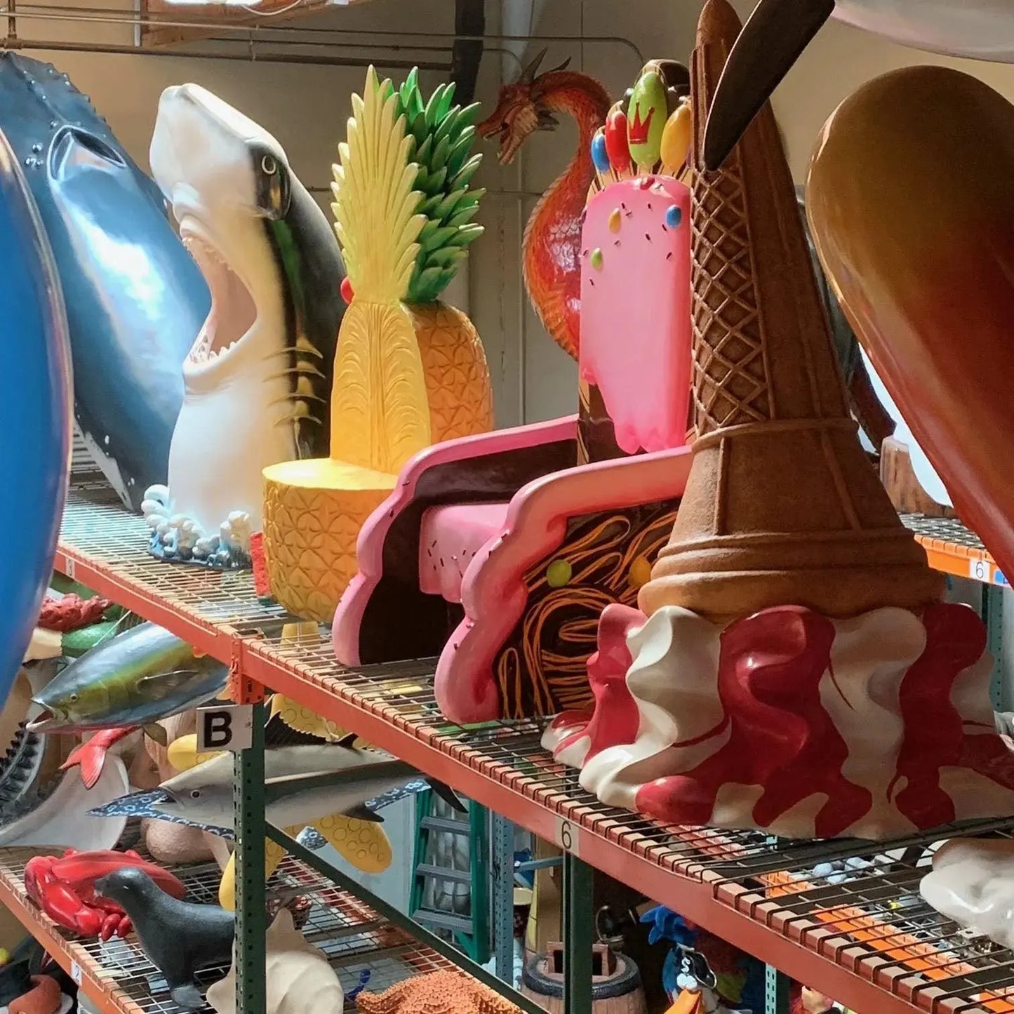 Pineapple Chair Statue R0366-1218-T