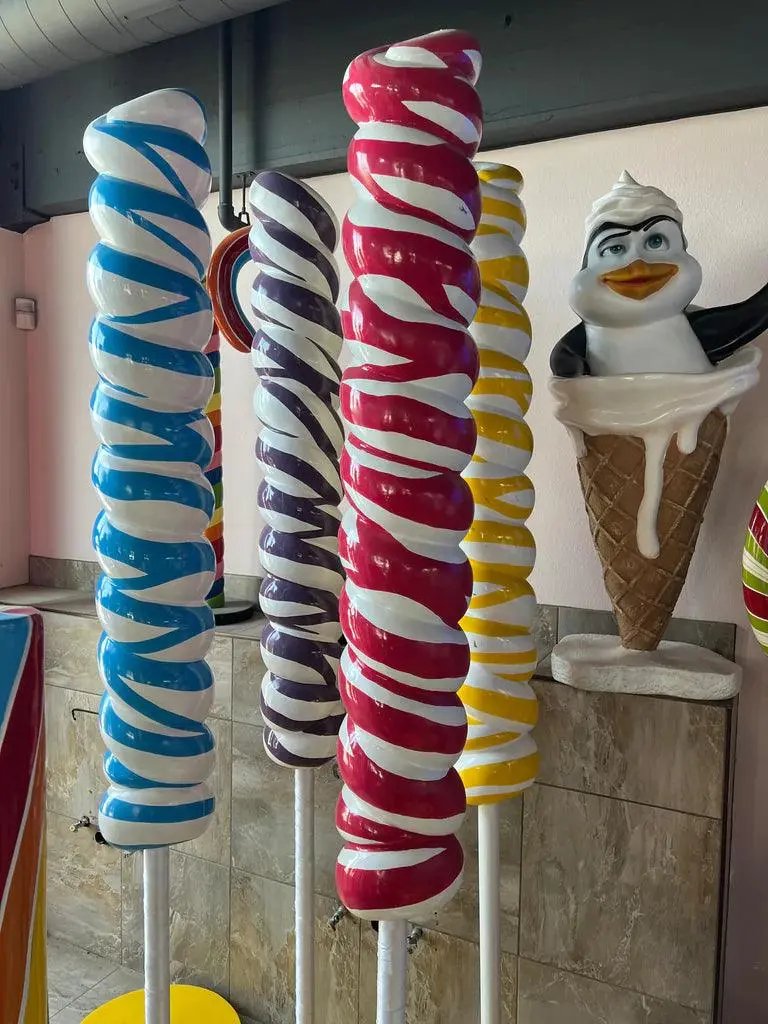 Large Purple Twist Pop Statue R0320PR-S123-PT