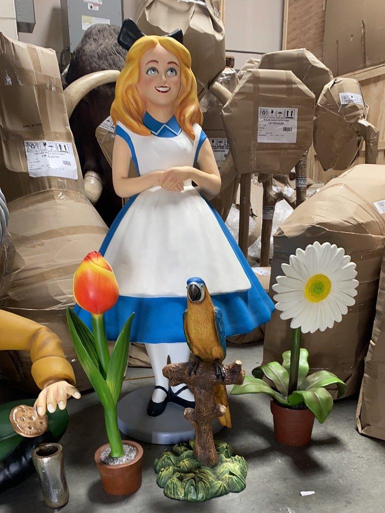 Small Tulip Flower Statue
