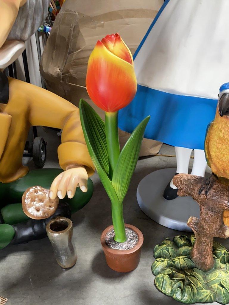Small Tulip Flower Statue