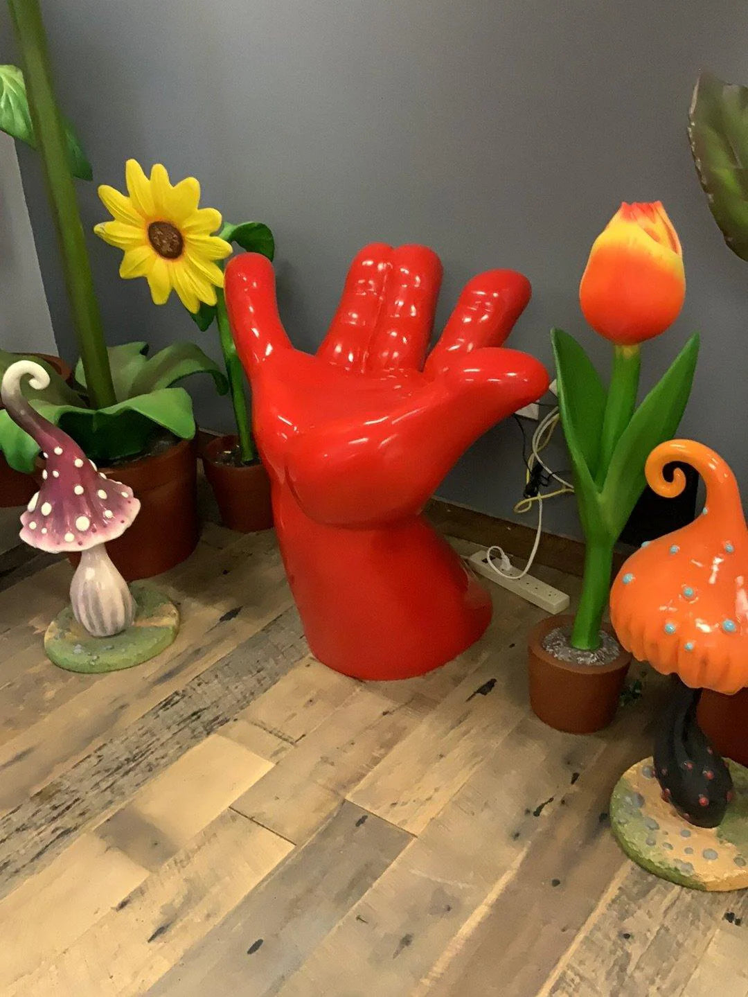 Small Tulip Flower Statue