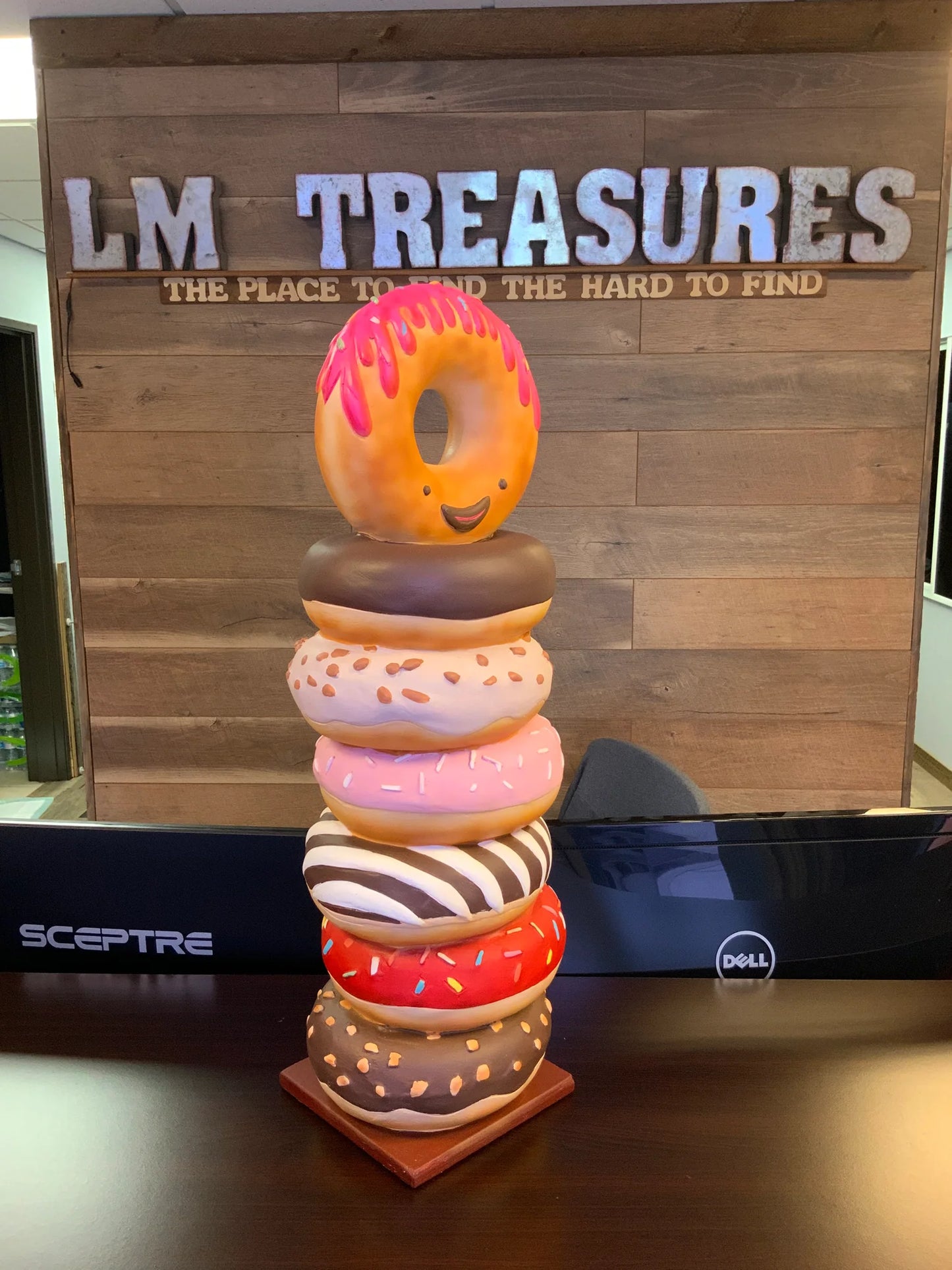 Small Stacked Donuts Statue
