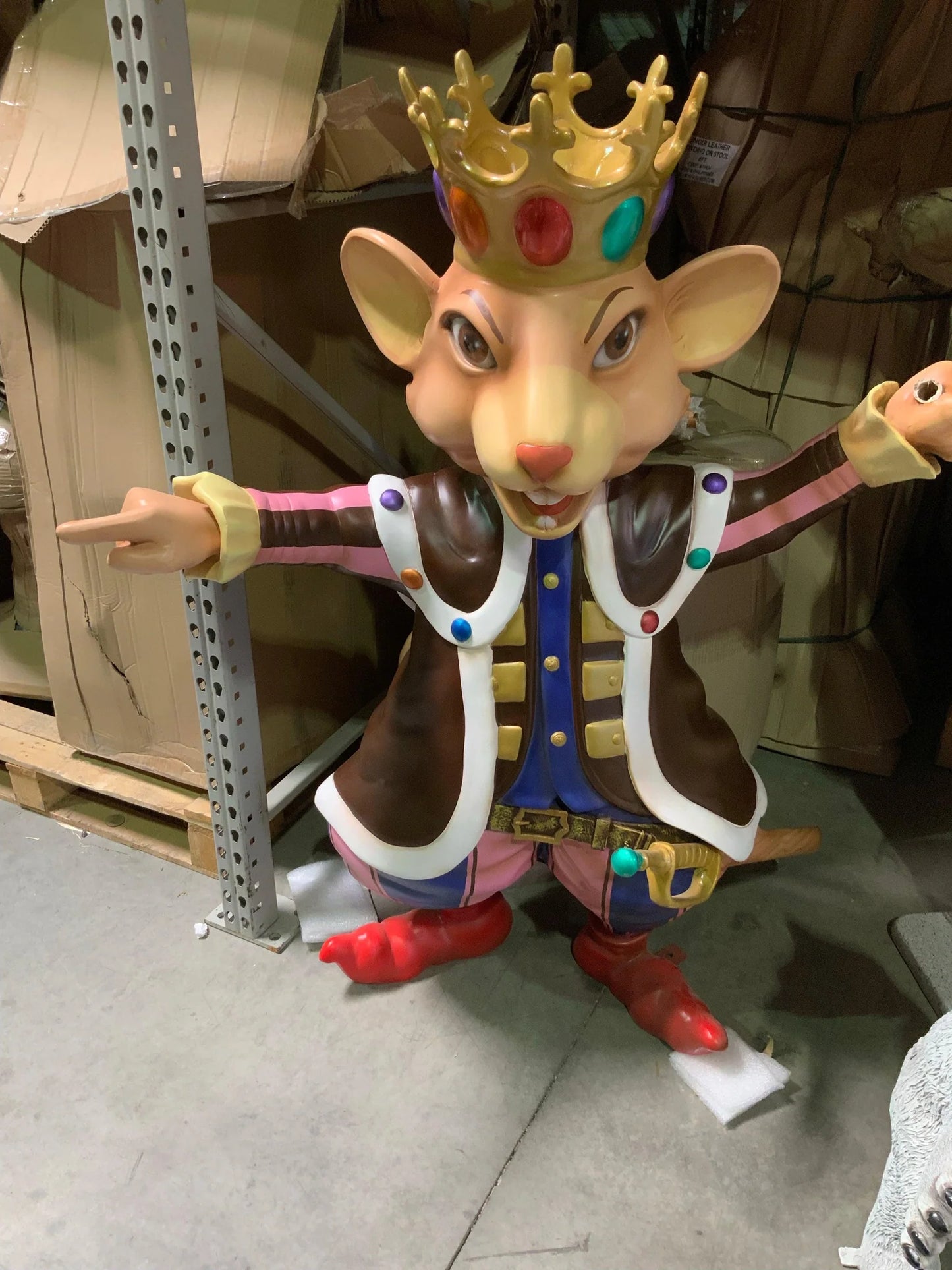 Comic Mouse King Statue