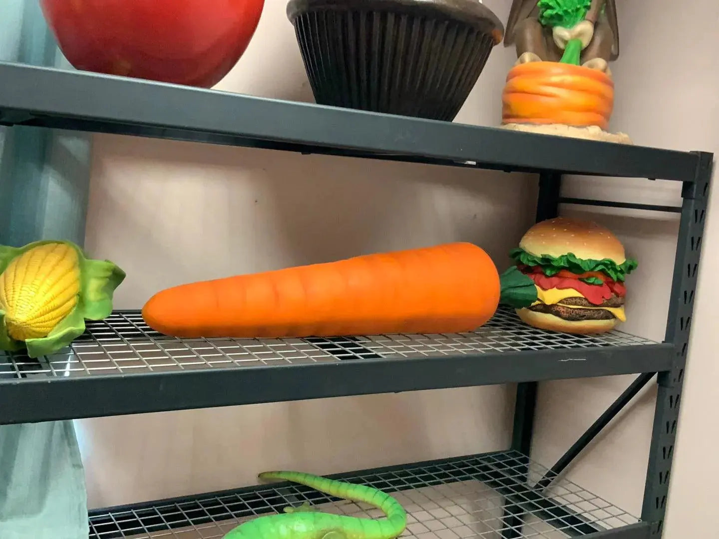 Carrot Statue R0277-R053-PT