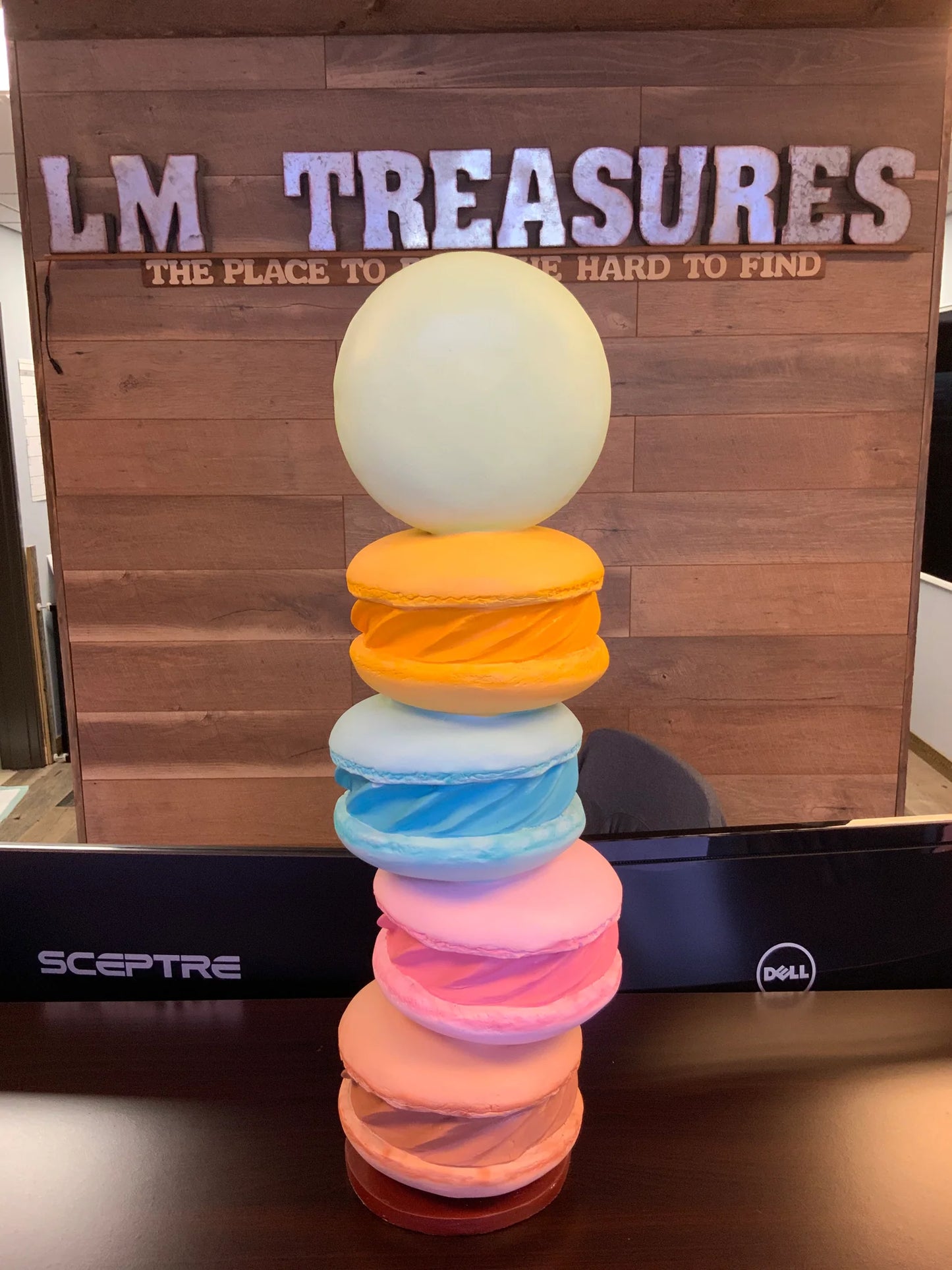 Small Stacked Macaroons Statue