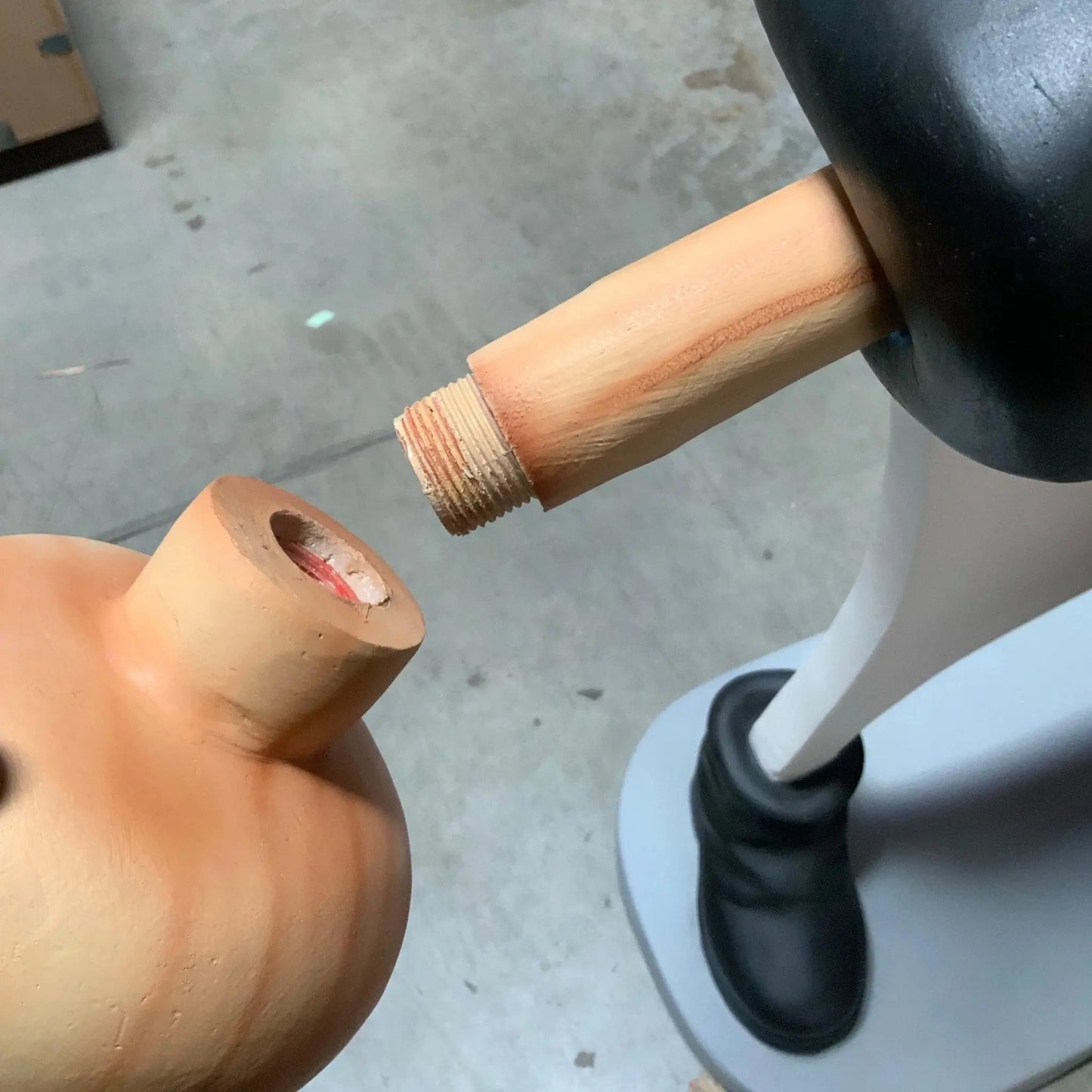 Single Black Playing Card With Axe Statue LS397S-LF-A