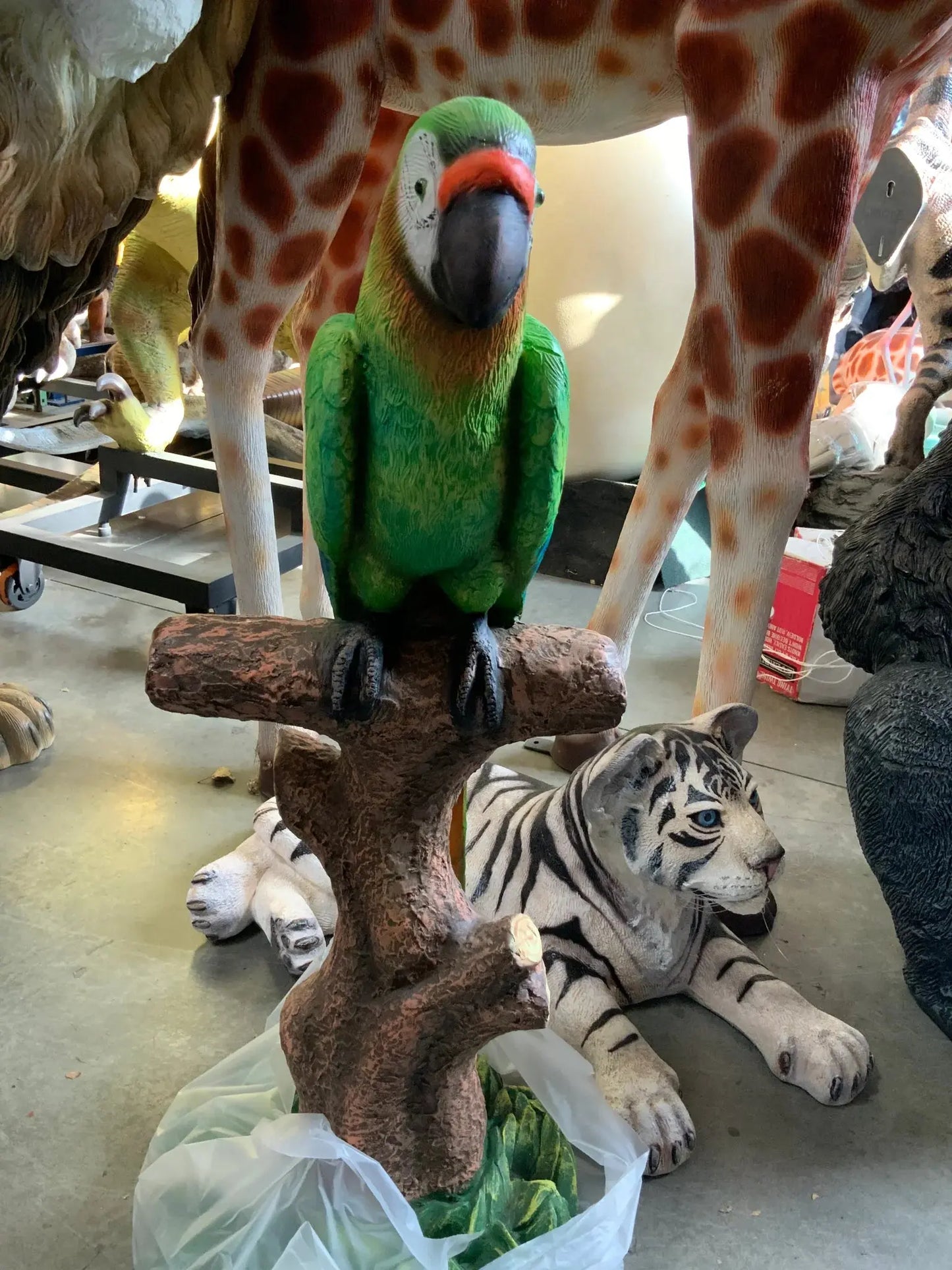 Green Macaw Parrot On Branch Statue A0195SG-BS-1000-A