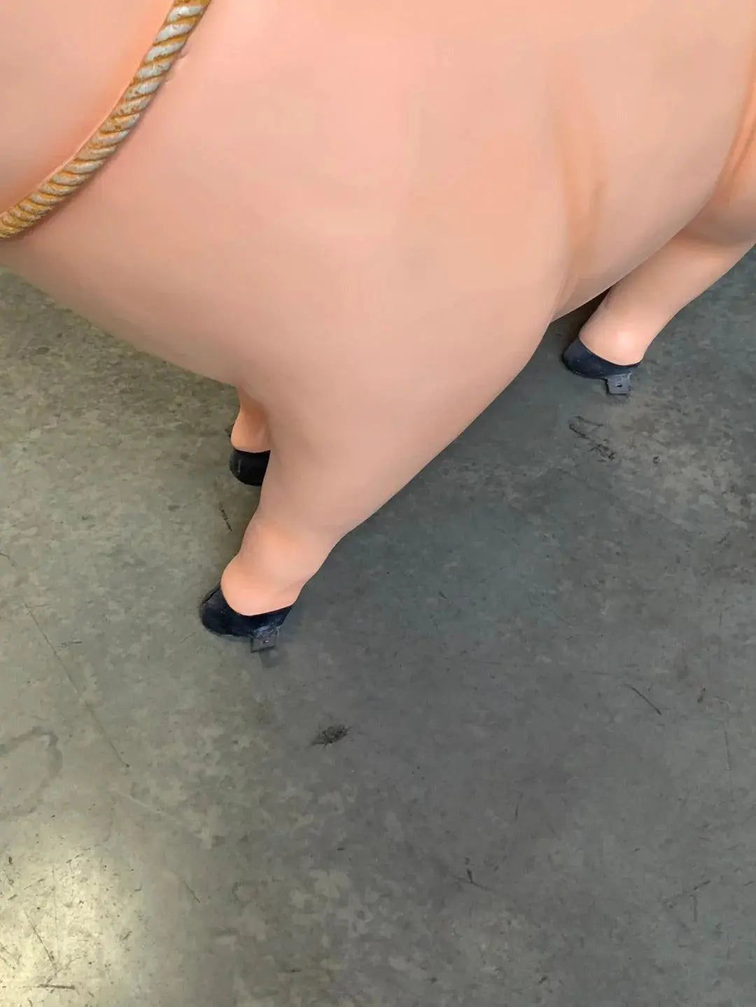 Comic Pig With Apple Statue A0821-2023-T