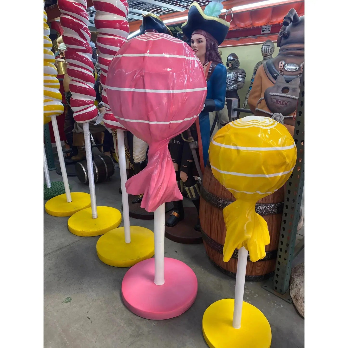Medium Yellow Lollipop Statue R0293Y-S116-PT
