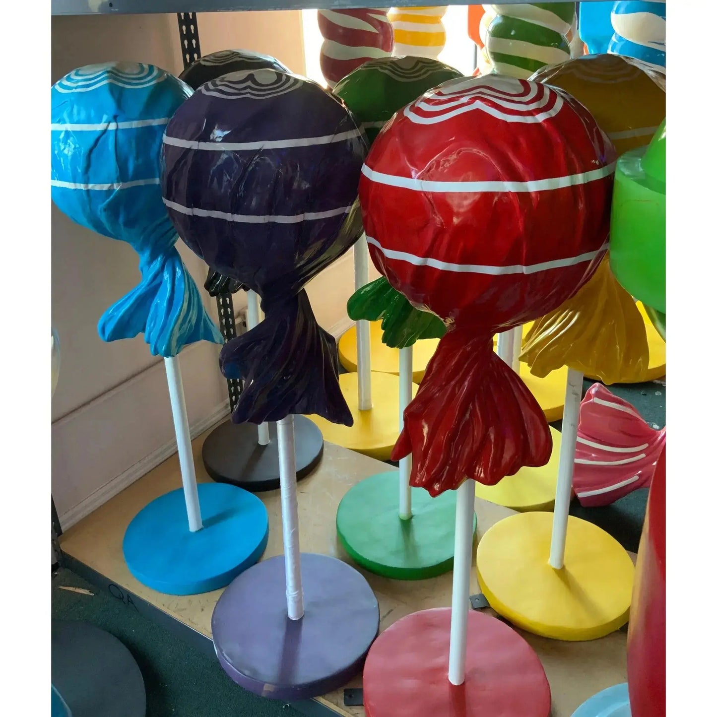 Medium Purple Lollipop Statue R0293PR-S116-PT