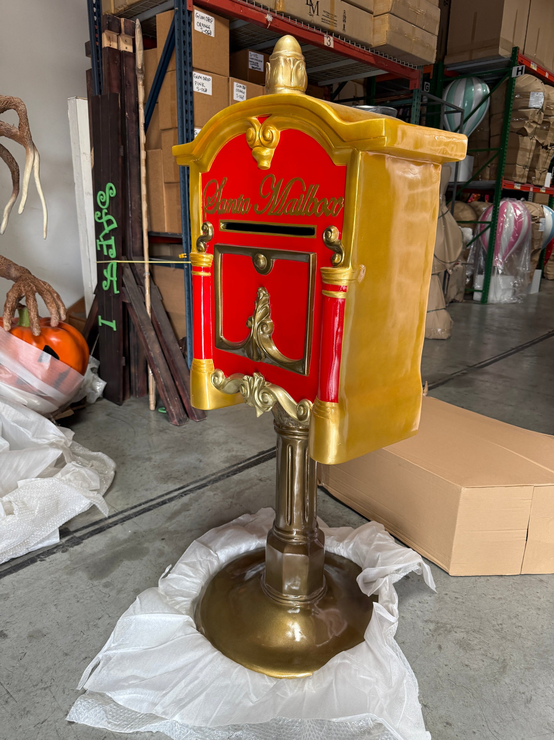 Santa's Mailbox on Stand Statue S0325-0003-T