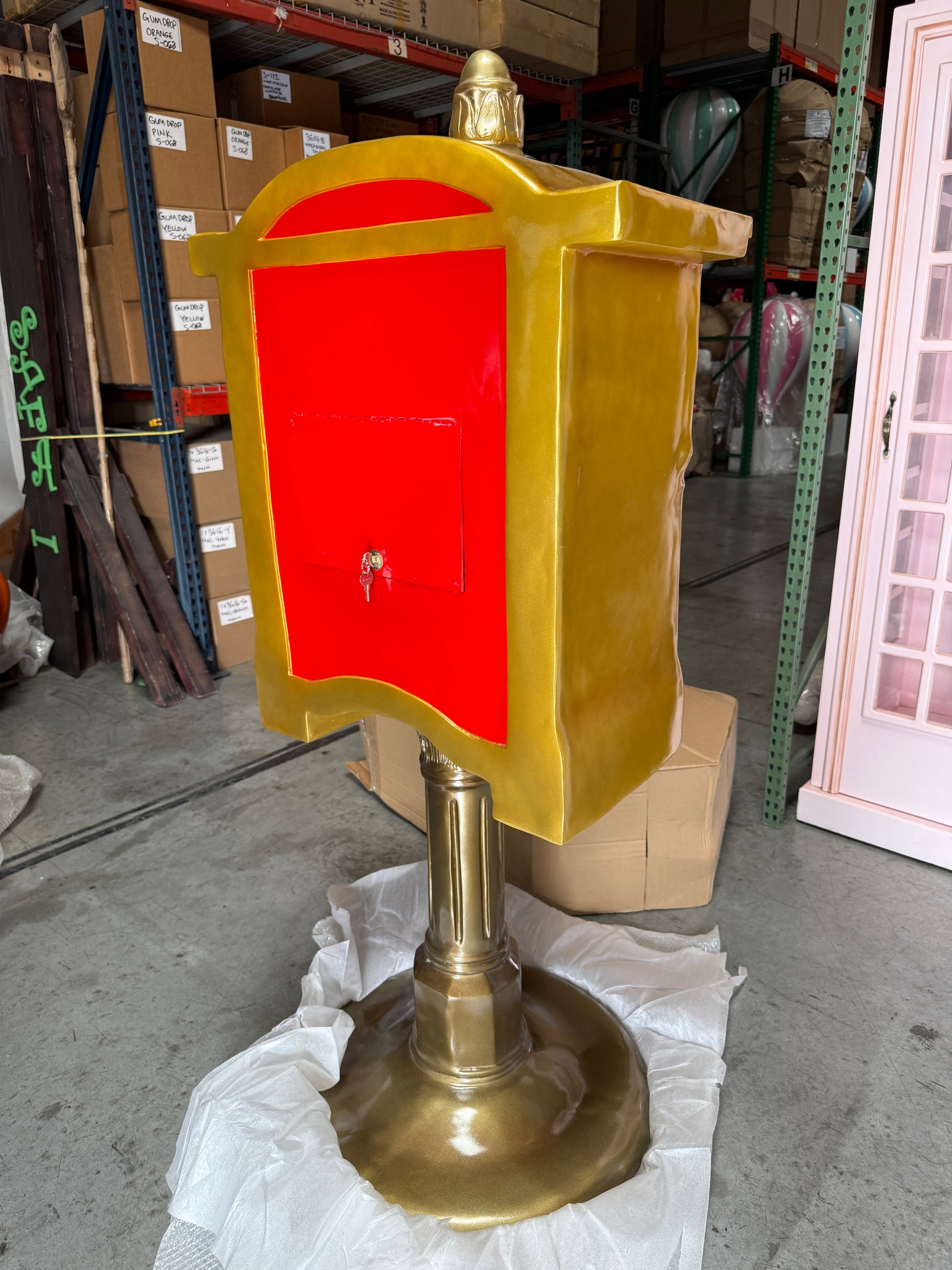 Santa's Mailbox on Stand Statue S0325-0003-T