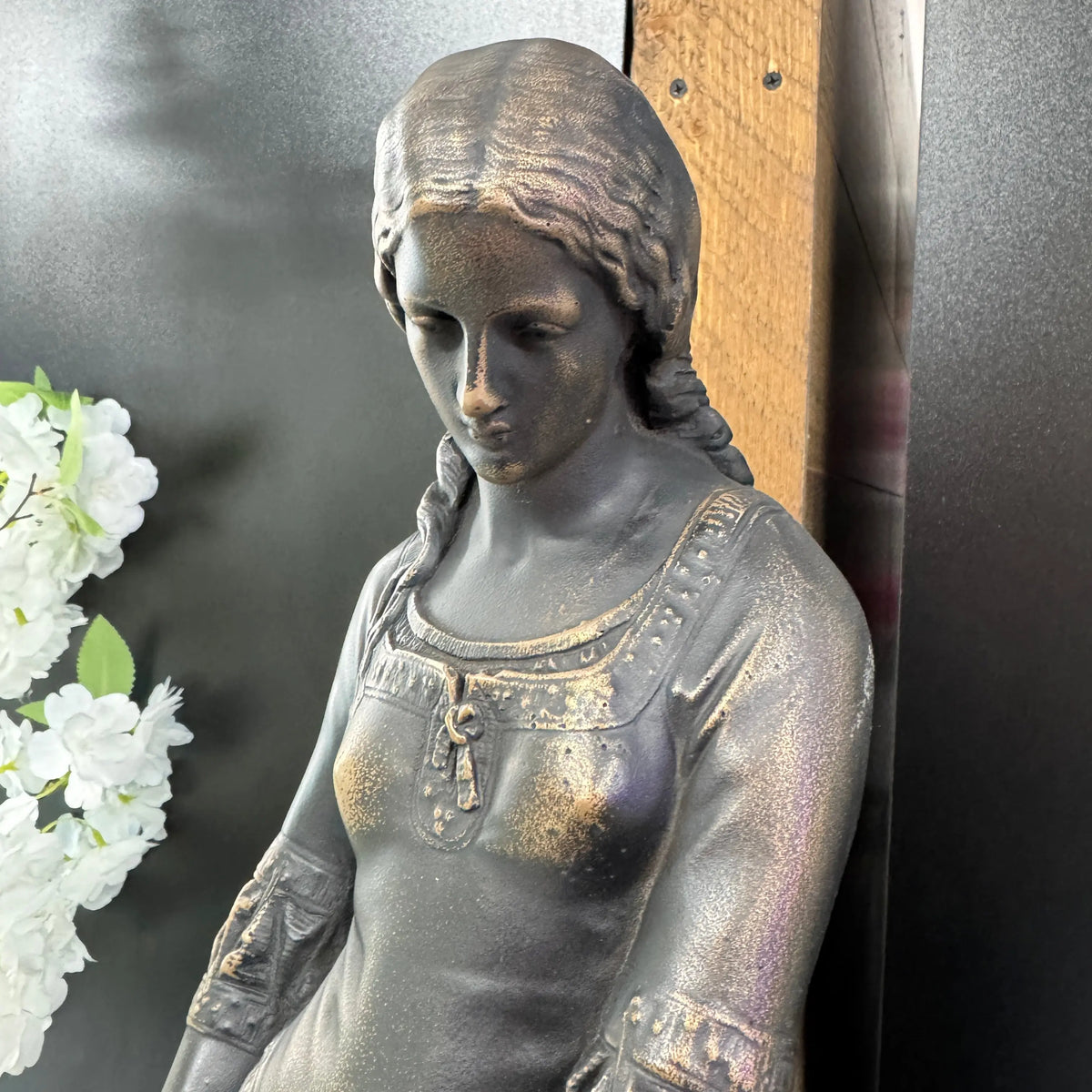 Small Medieval Lady Table Top Statue M0286-030406-H