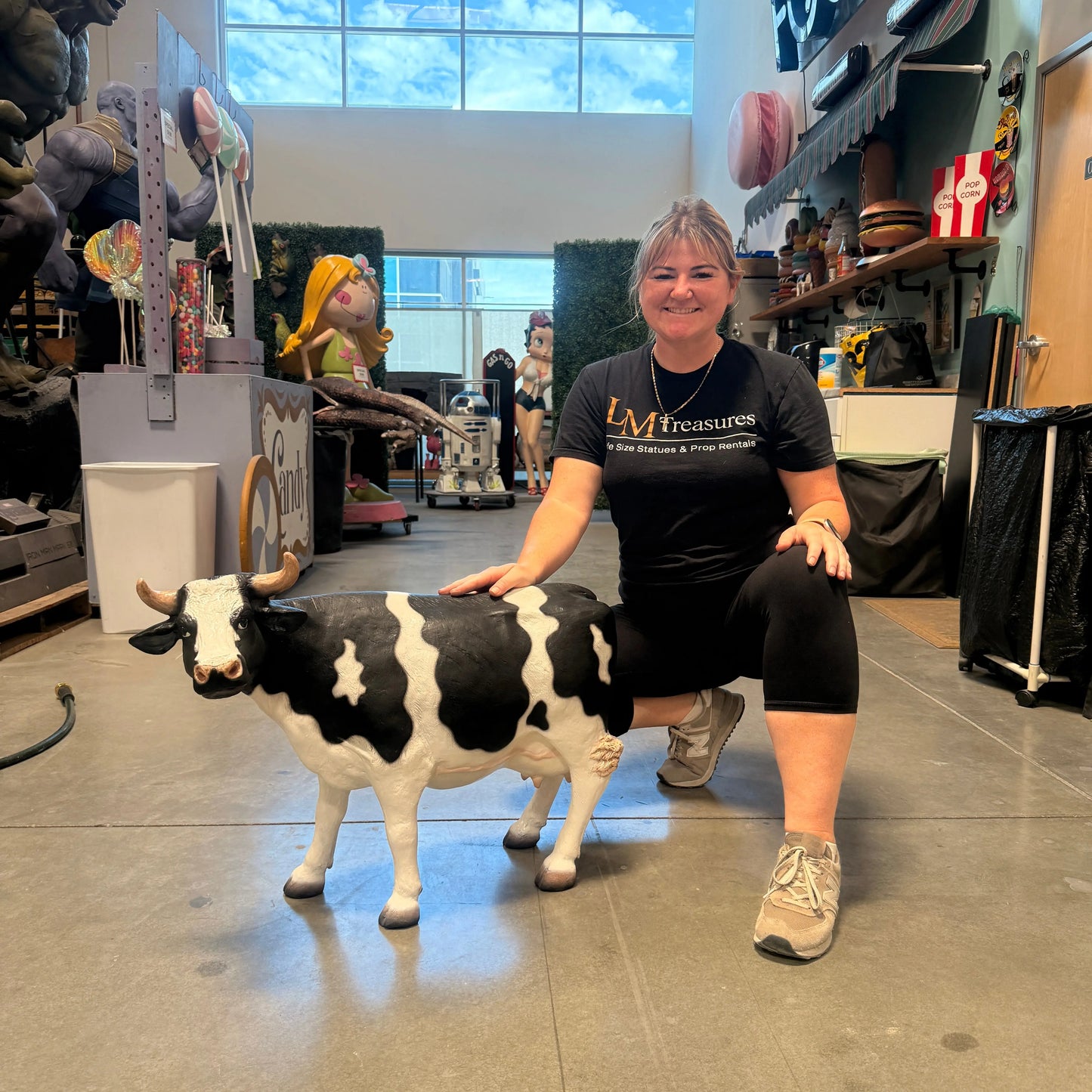 Small Holstein Cow Head Up Statue A0777-080139-H