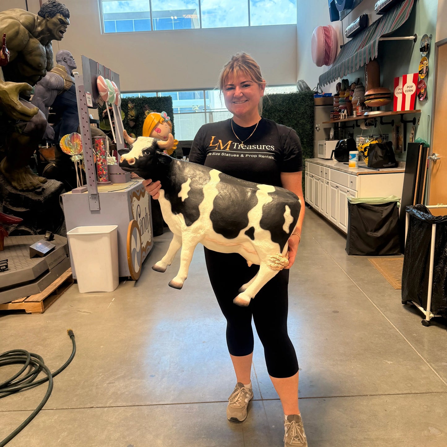 Small Holstein Cow Head Up Statue A0777-080139-H