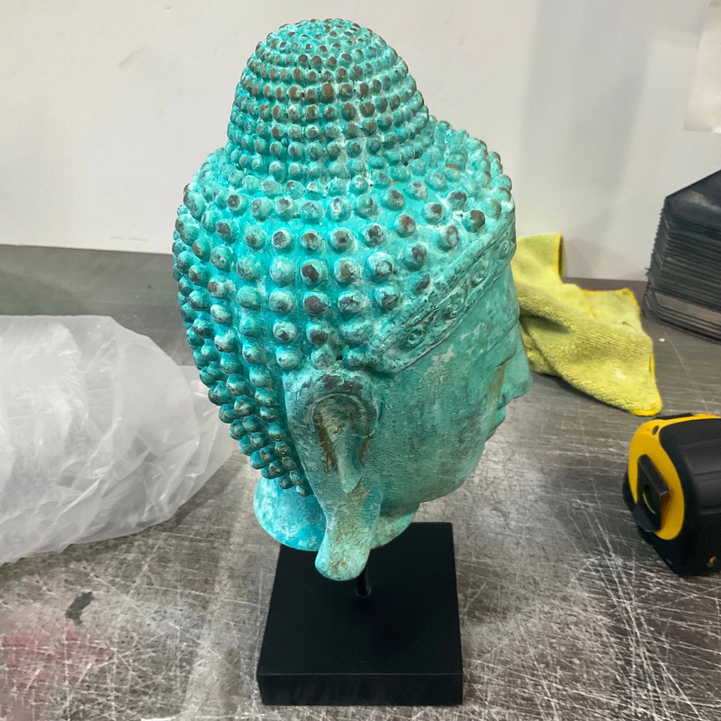 Ancient Buddha Head on Stand Statue M0285-090043-H