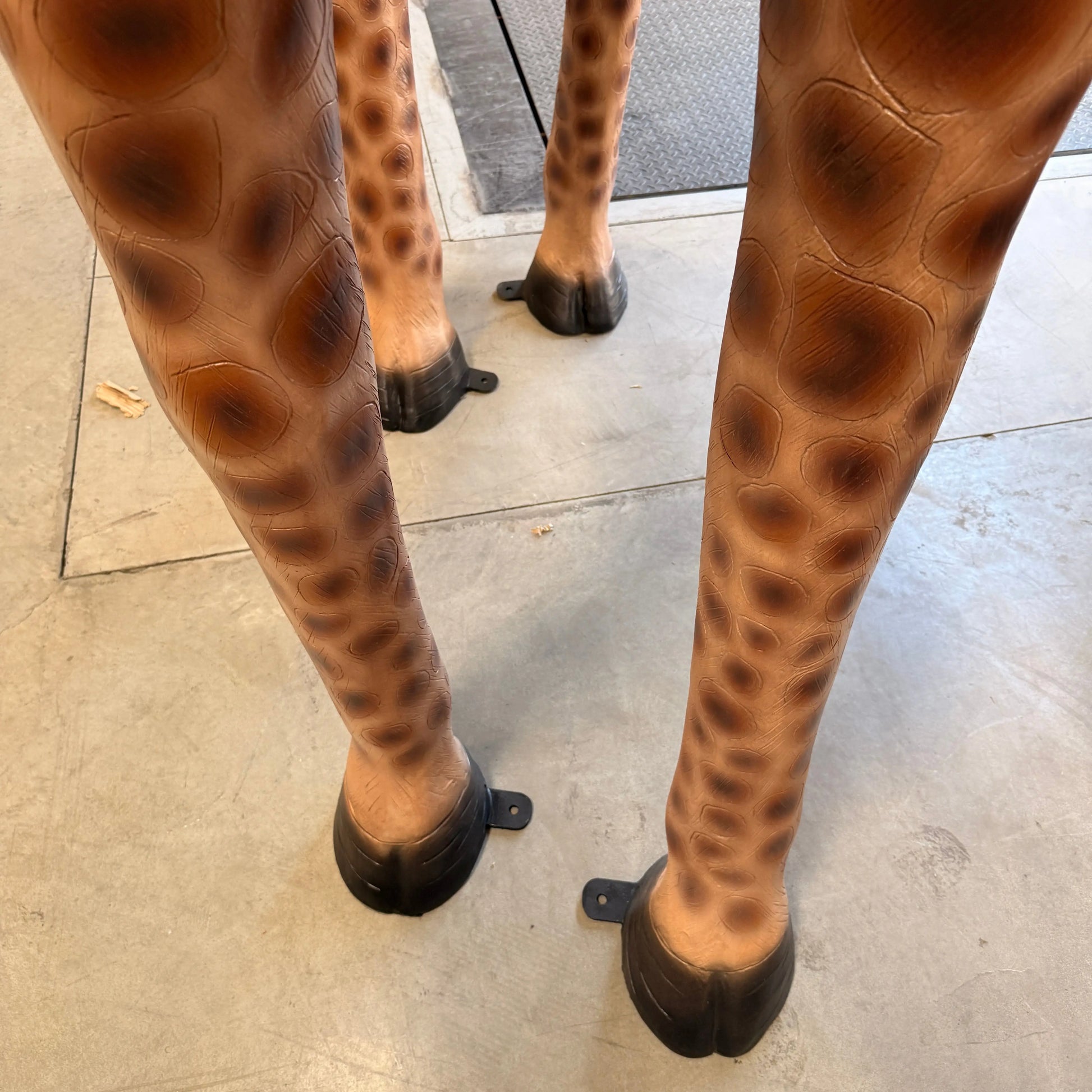 Young Adult Giraffe Statue A0441-090070-H