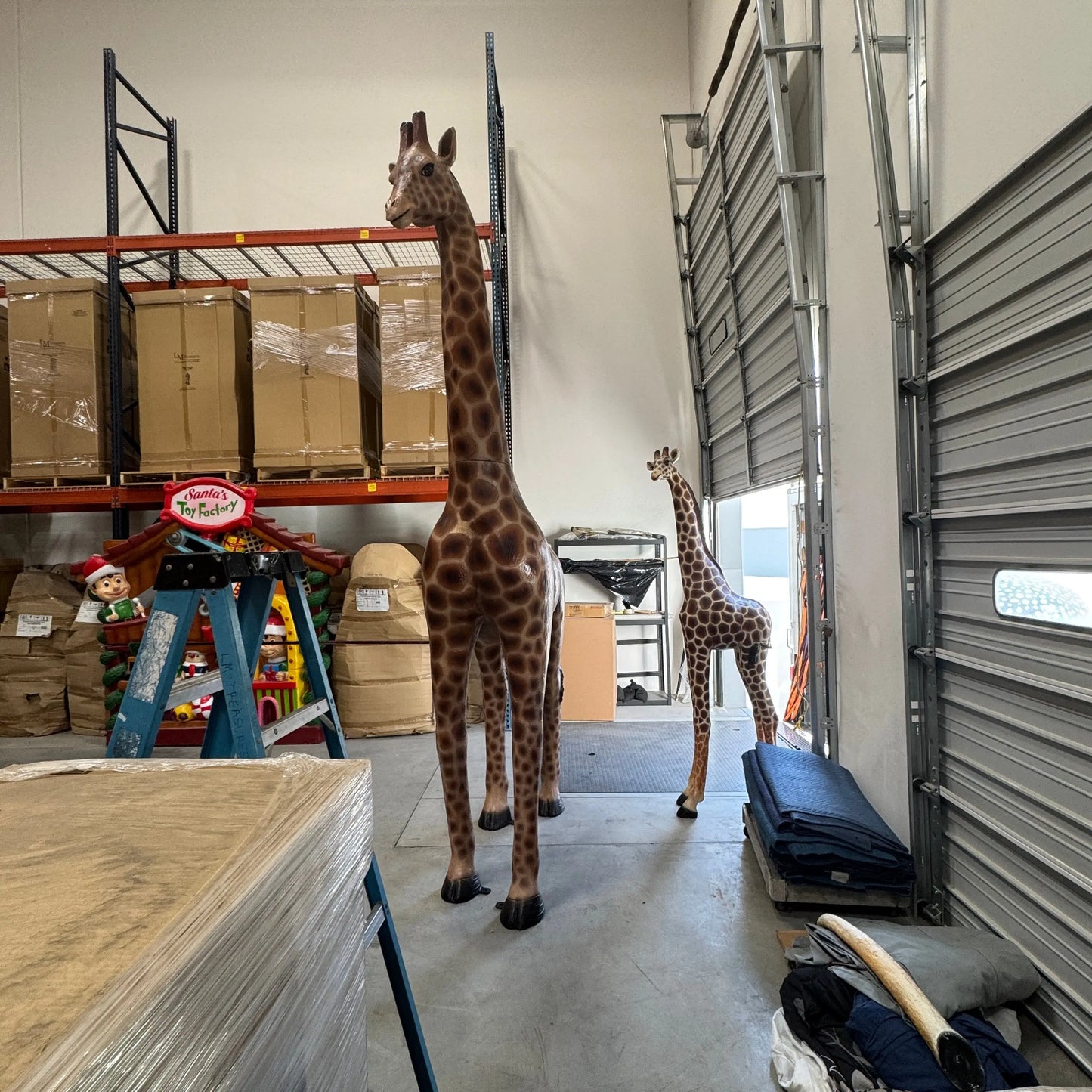 Young Adult Giraffe Statue A0441-090070-H