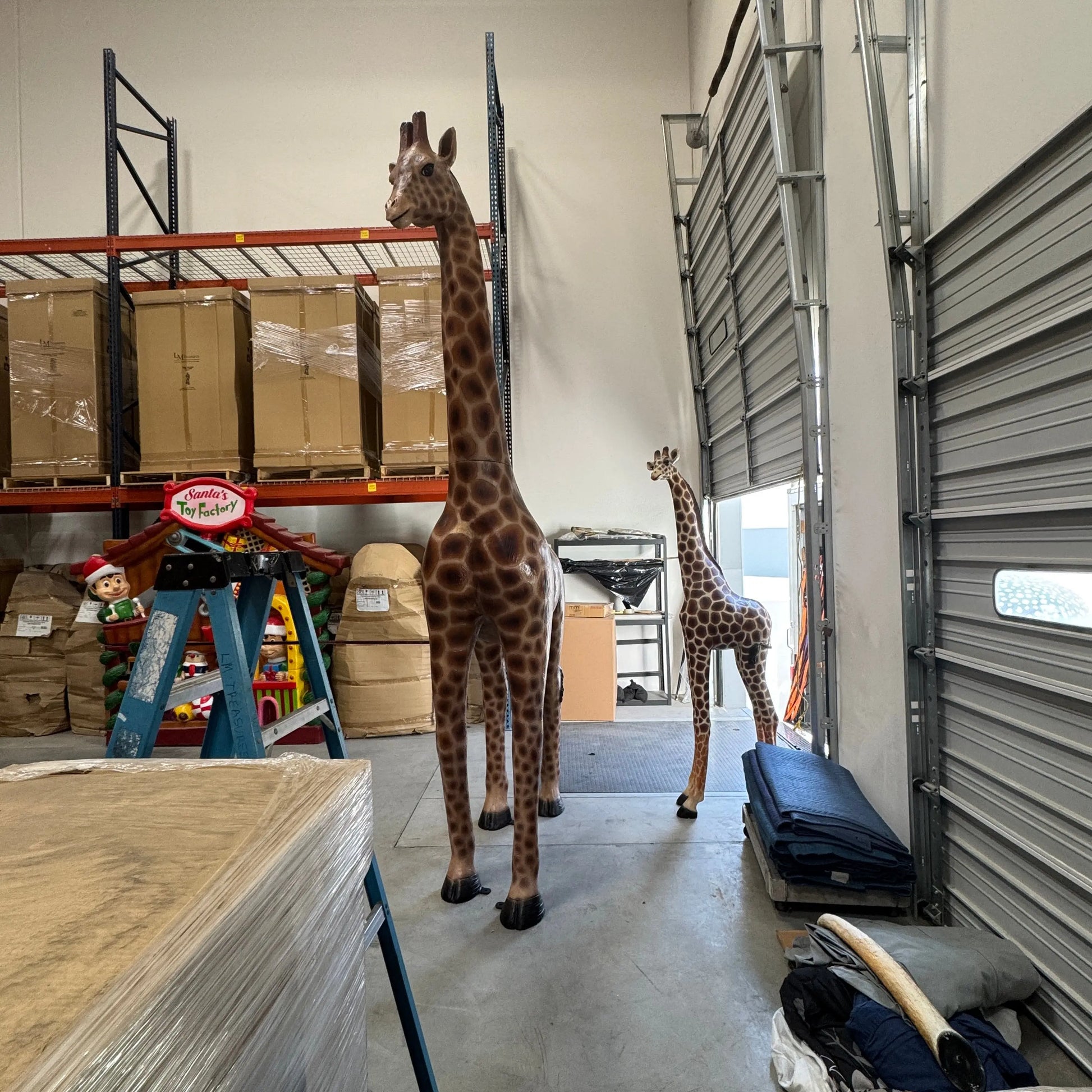 Young Adult Giraffe Statue A0441-090070-H