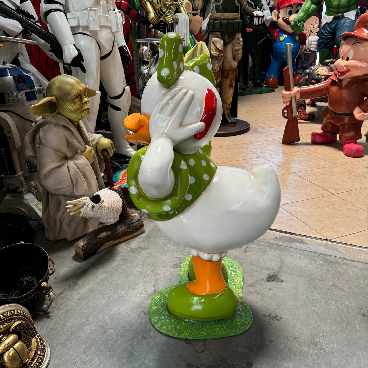 Cartoon Daisy White Duck Statue